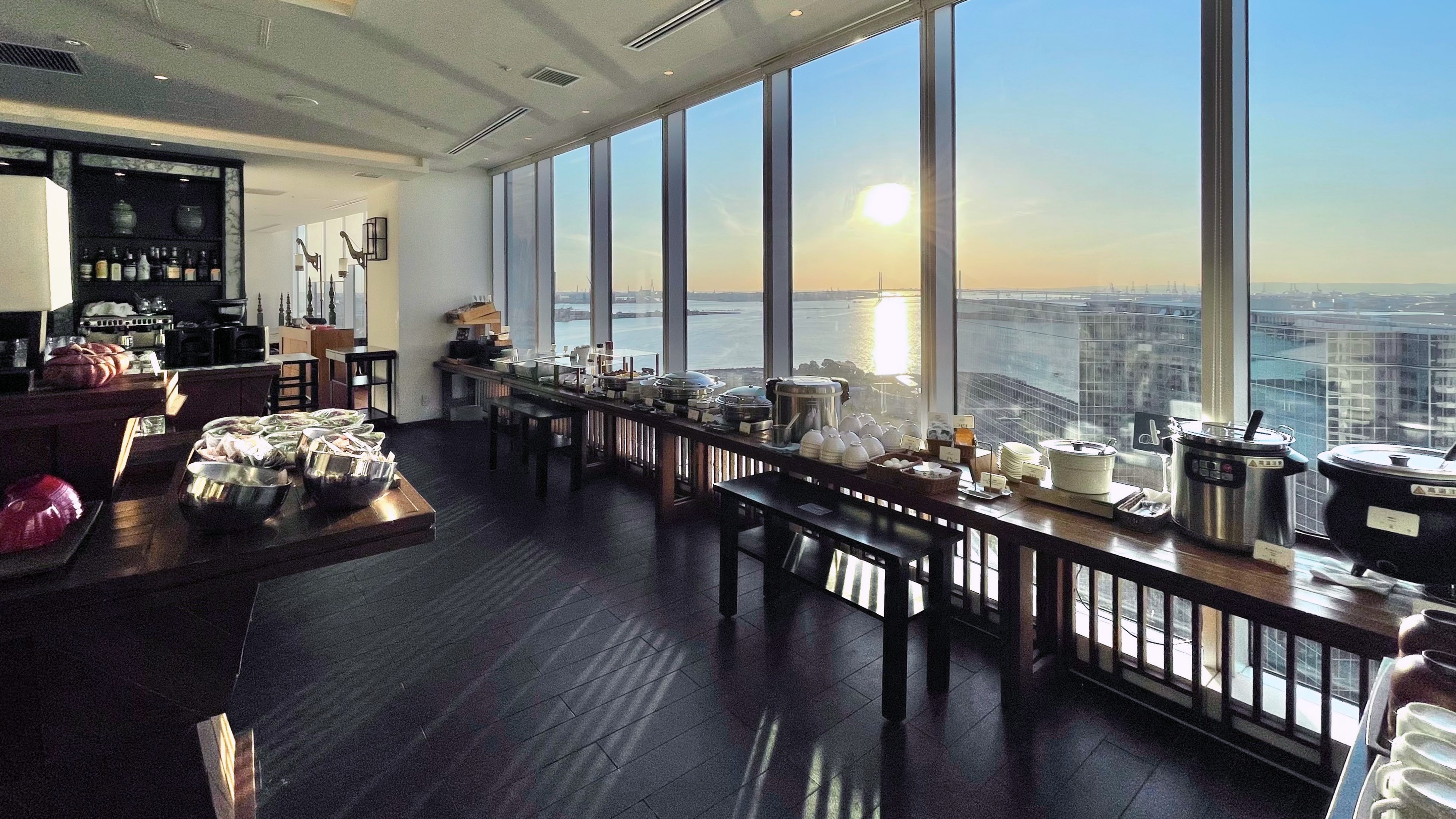 Breakfast buffet * Image