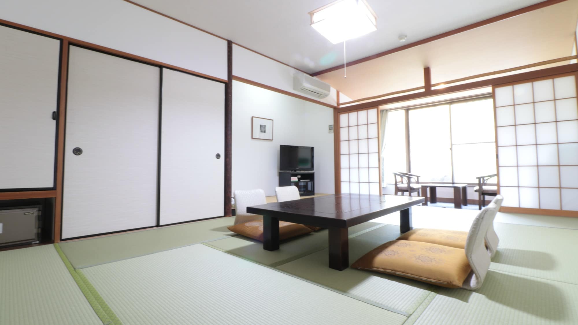 West Building 12 tatami mats [with bath and toilet] Please relax your mind and body in a quiet room.
