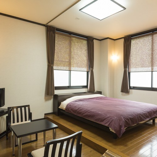 Japanese and Western rooms with a calm atmosphere