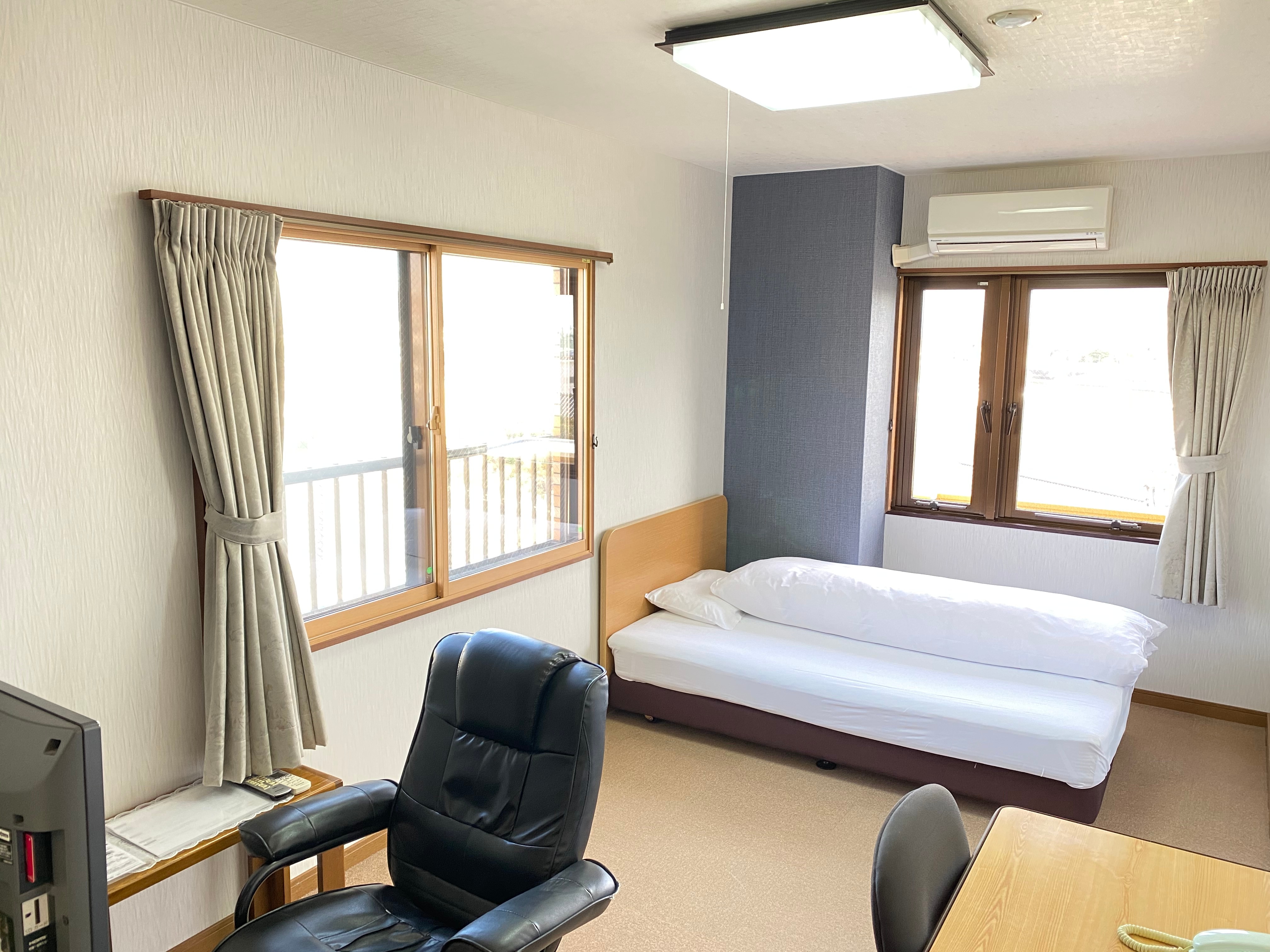 Kamar Single yang Luas