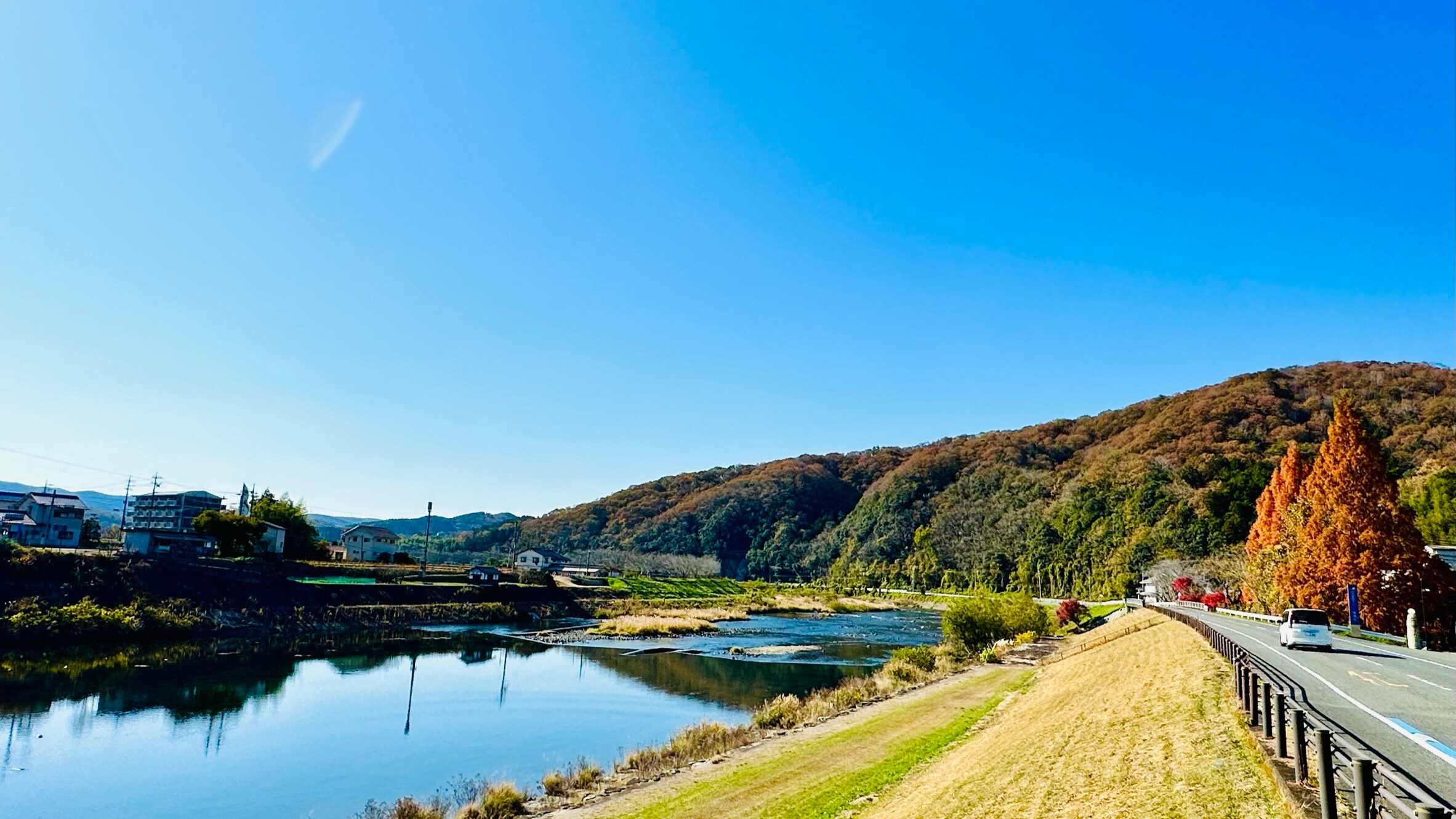 The Yoshino River flows right in front of you