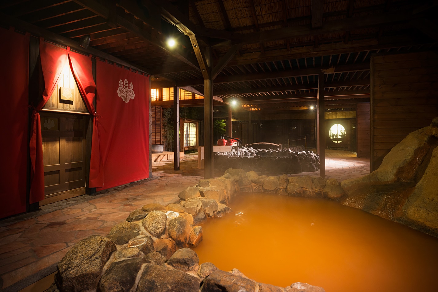 Rock bath [night] (Taiko-no-yu open-air bath)