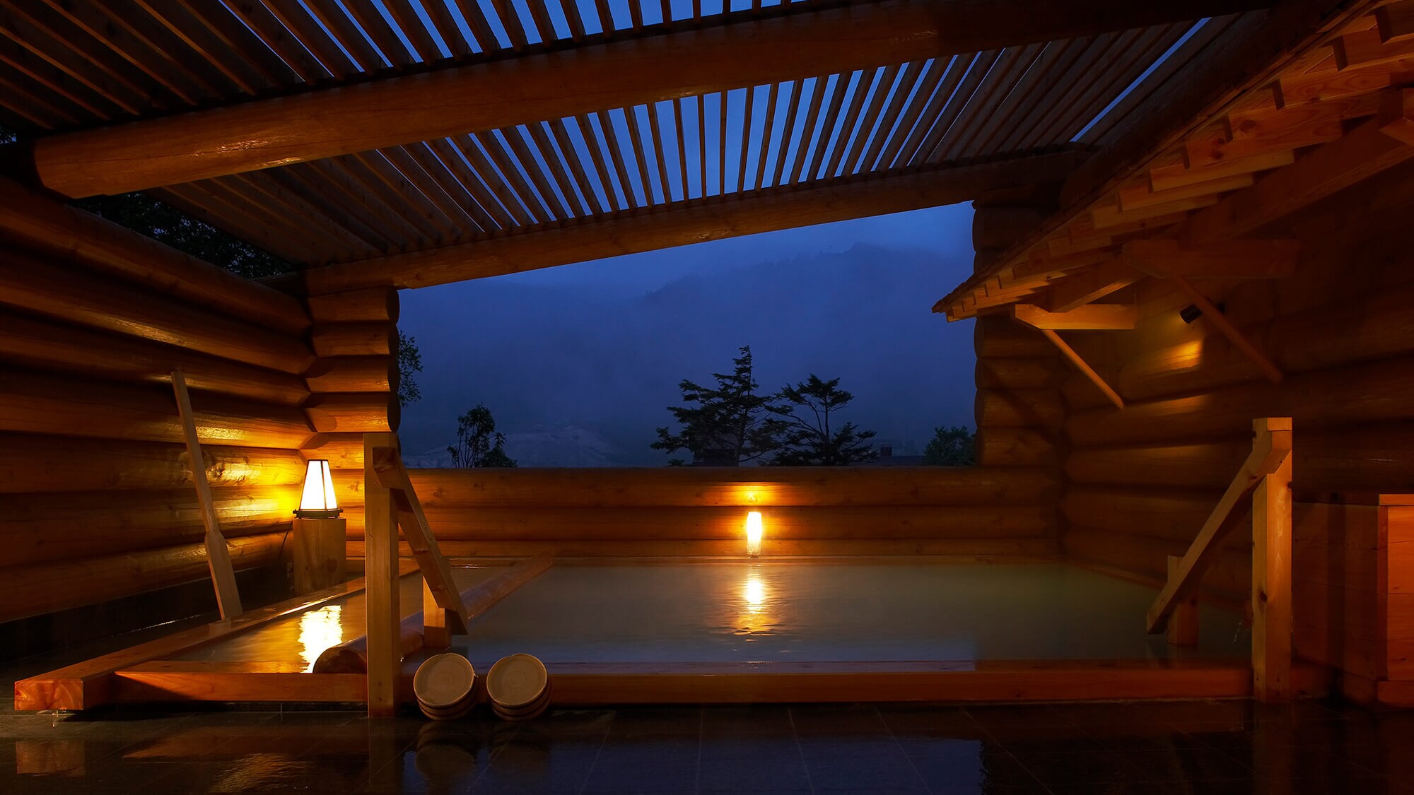 Open-air bath at night
