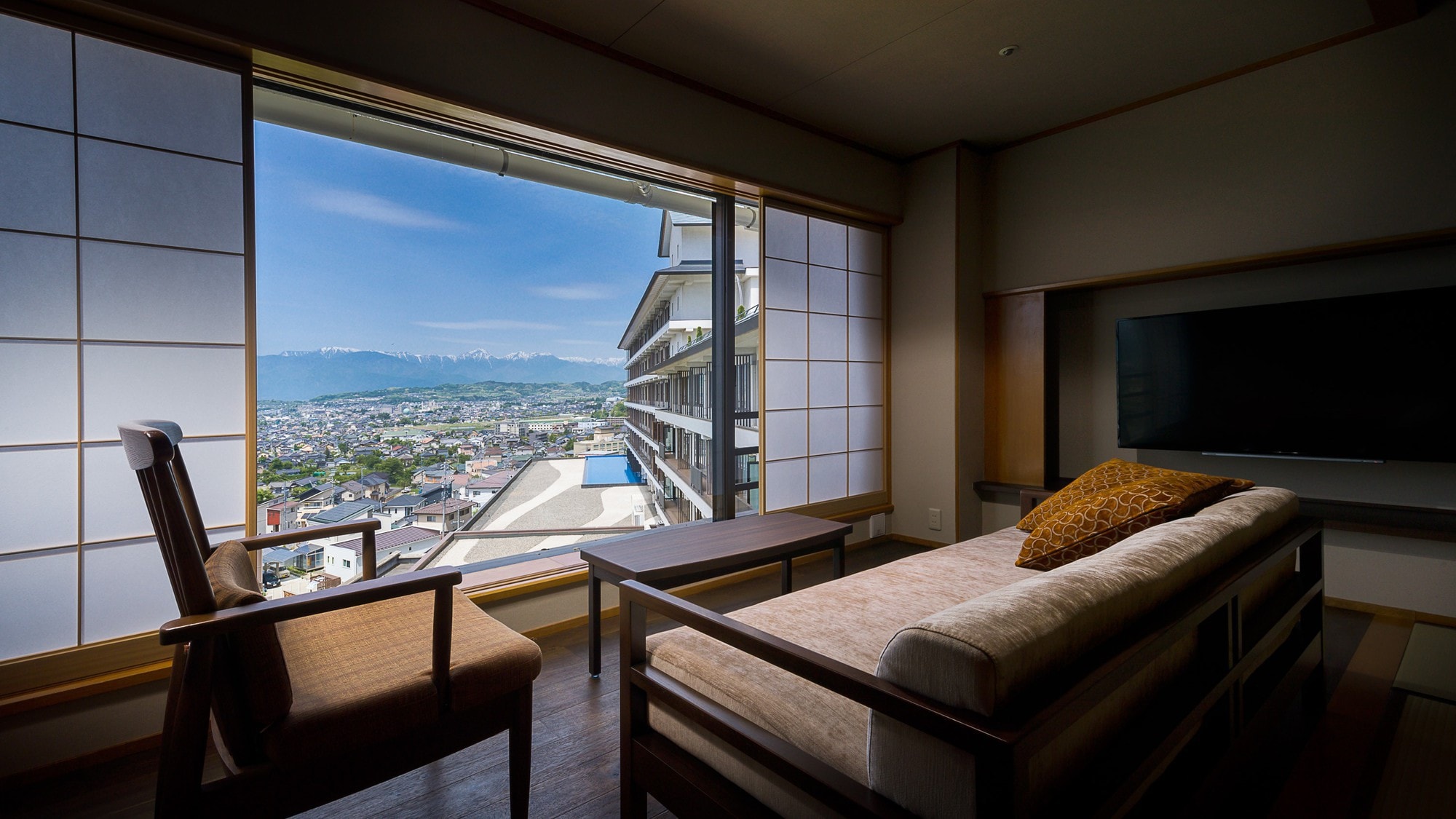 [East Building, 10 tatami mats (36㎡), high-class Japanese-style room with living room] with mist sauna
