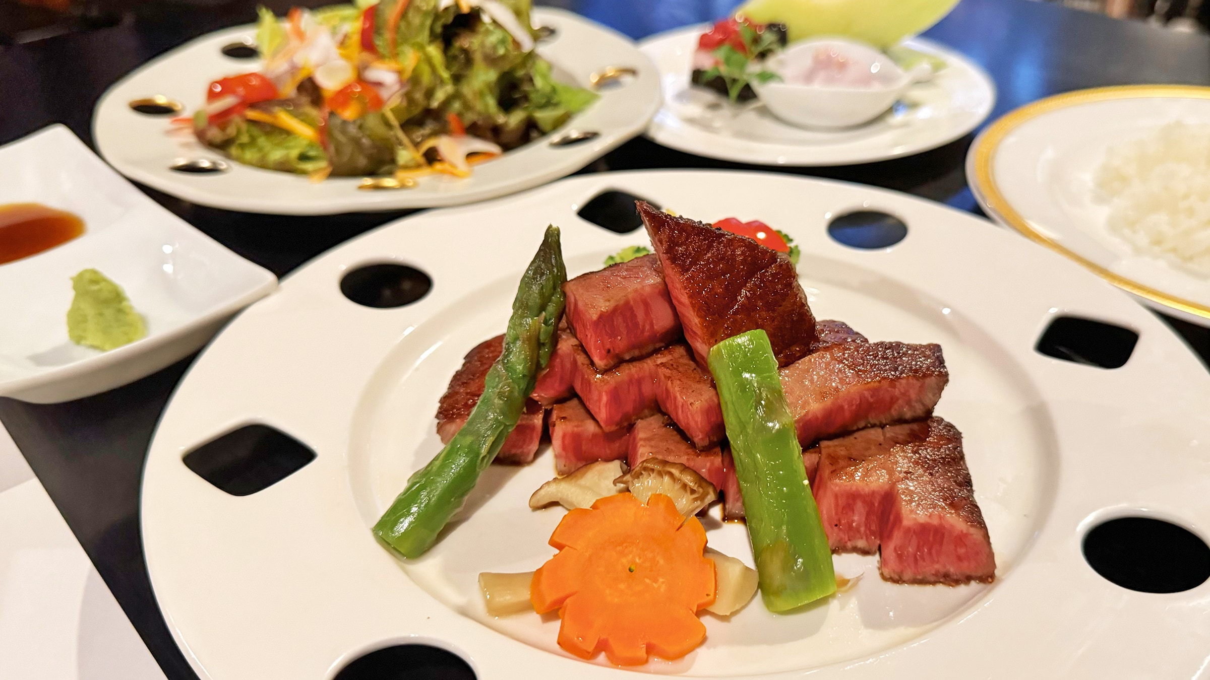 [Bữa ăn] Set bít tết bò Hida