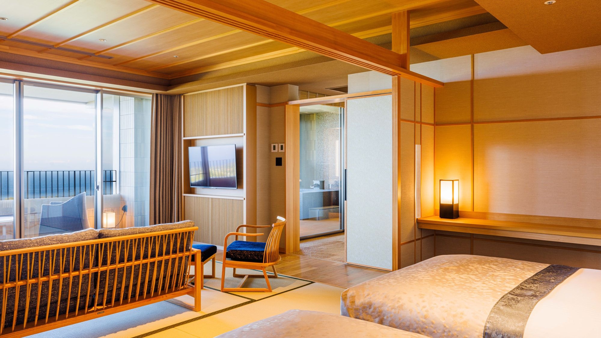 Luxury suite / with hot spring open-air bath (104 square meters)