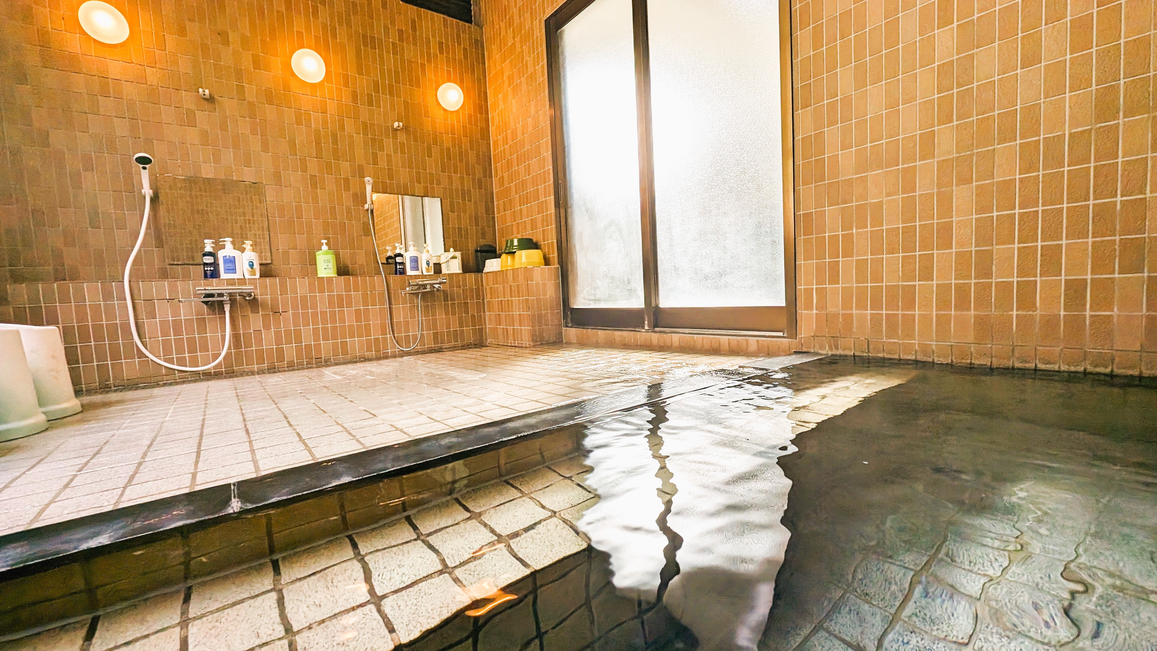 당관의 온천. 유노하마 온천에서도 귀중한 원천 100%입니다.