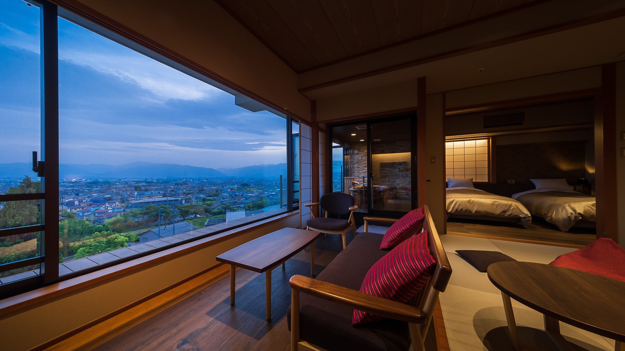 [Chuo-den, hot spring open-air bath (70㎡) Japanese and Western room with living room]