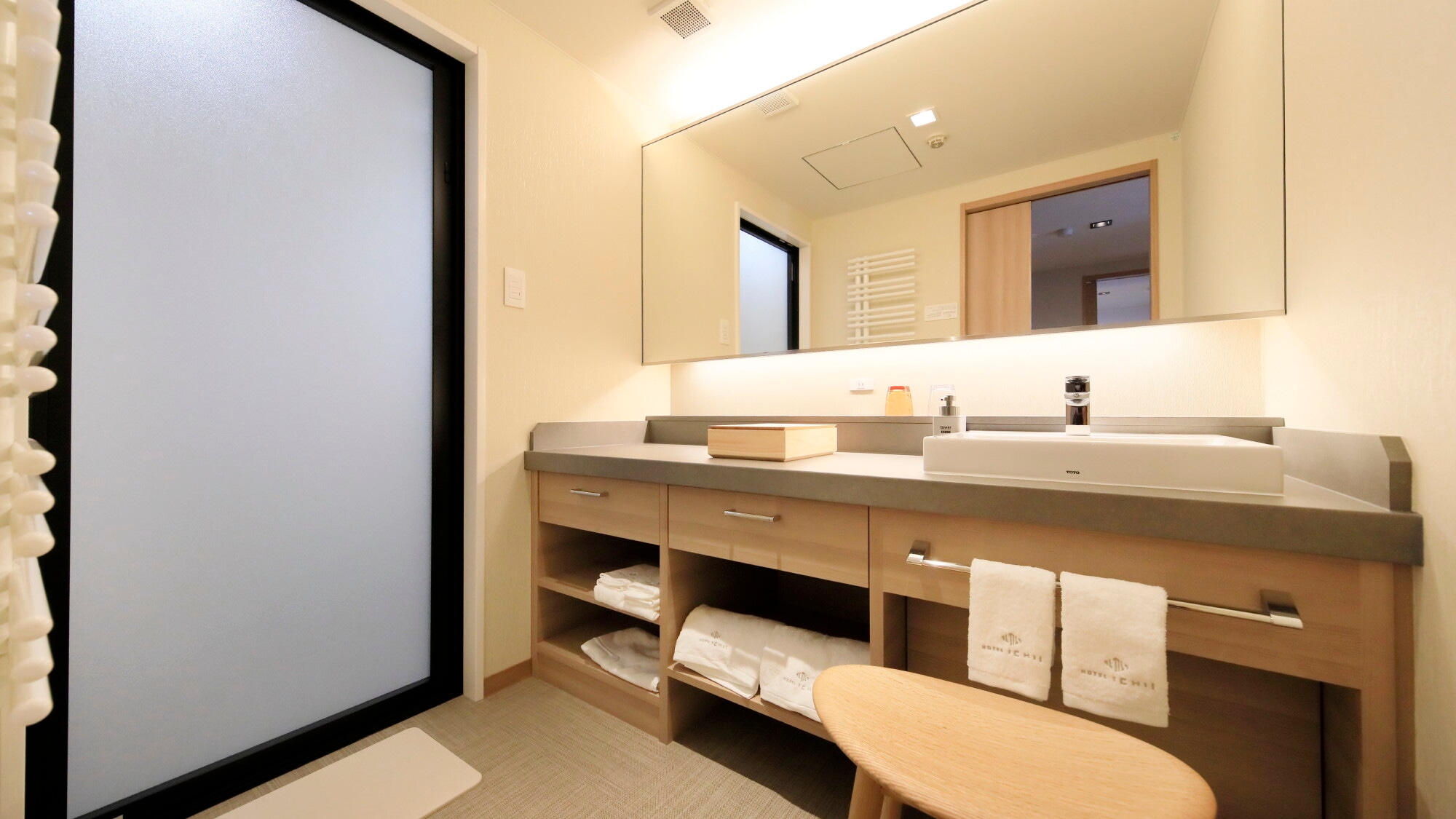 Executive Room Washroom