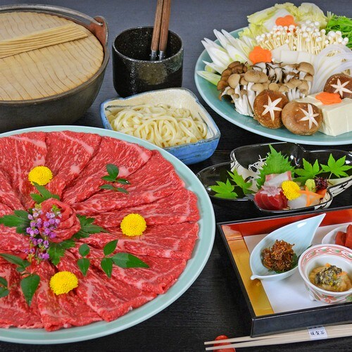 Enjoy Omi beef shabu-shabu, a luxurious way to enjoy the deliciousness of high-quality Omi beef.