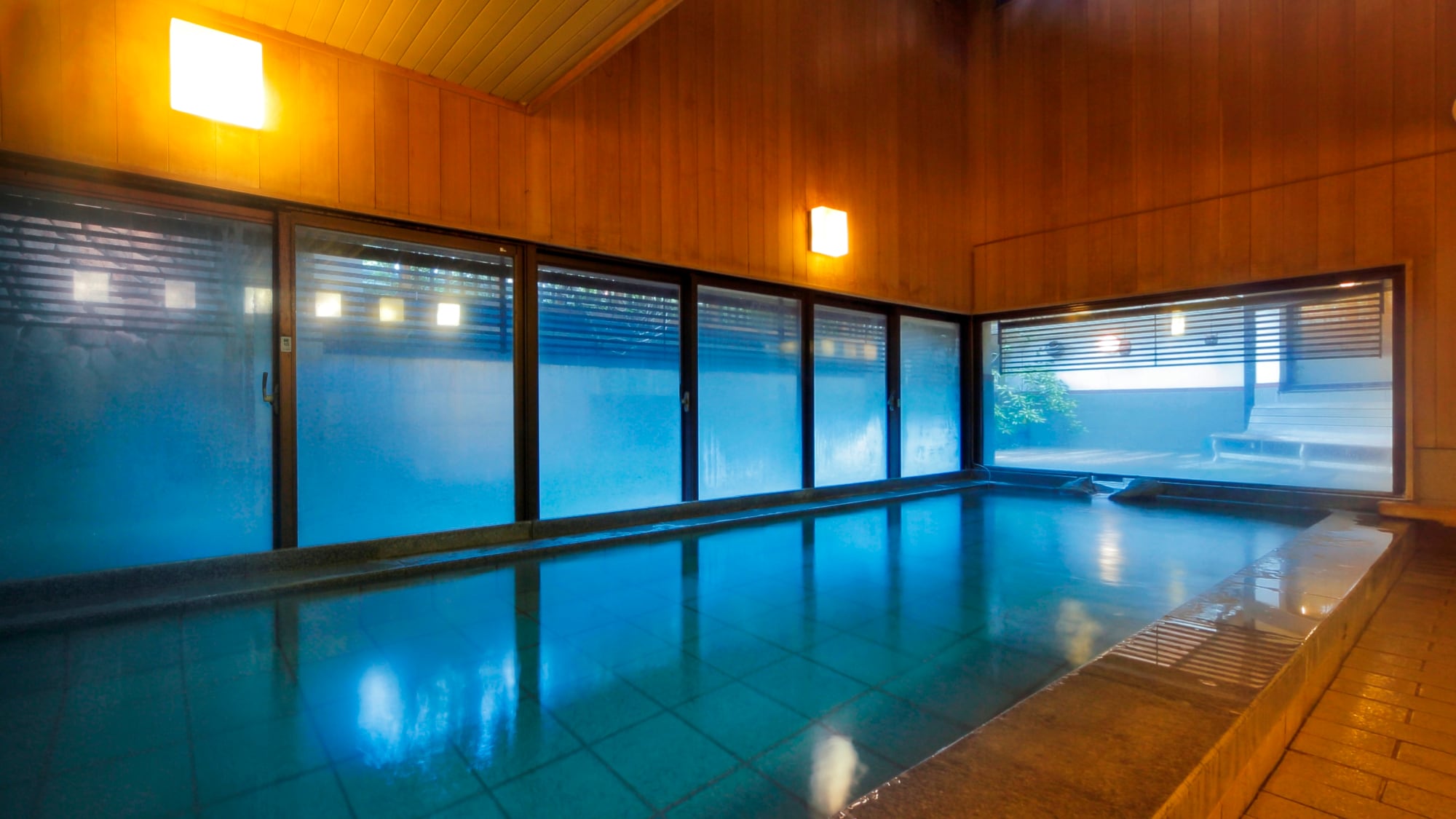 [Tonoyu] The water quality is a weak alkaline simple spring with a moderate amount of various components.