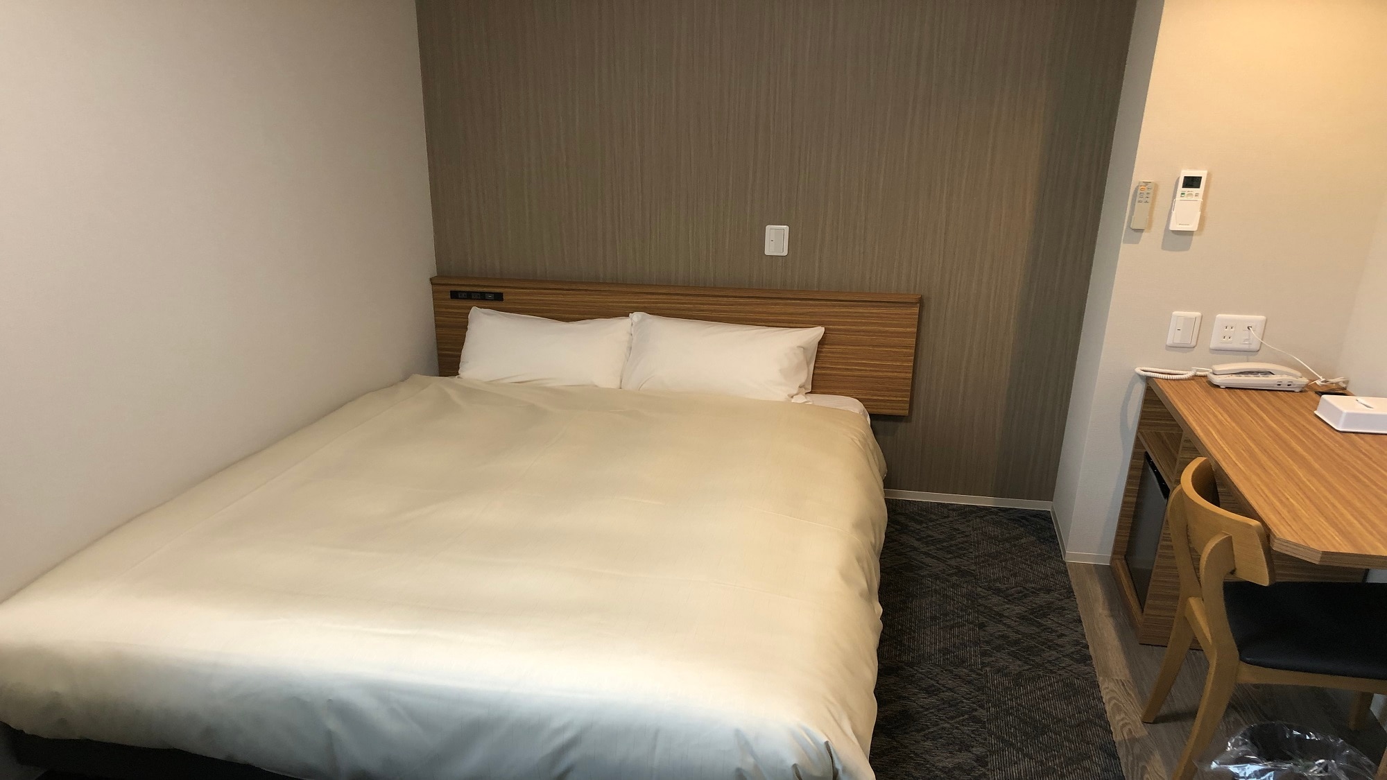 [ห้ามสูบบุหรี่] ห้องดับเบิ้ล (13 ตารางเมตร / เตียงกว้าง 140 ซม.)