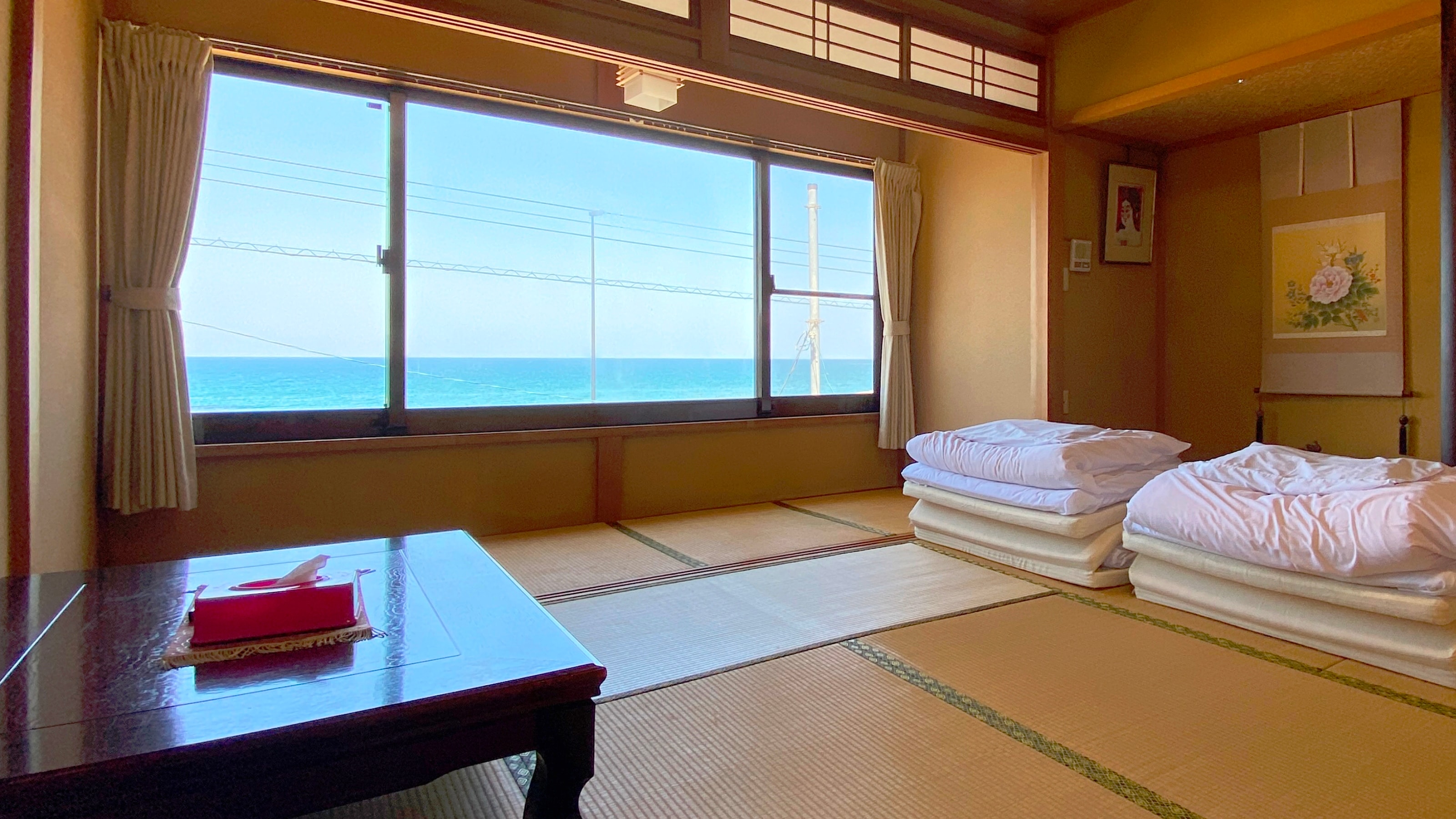 Japanese-style room (12 tatami mats)