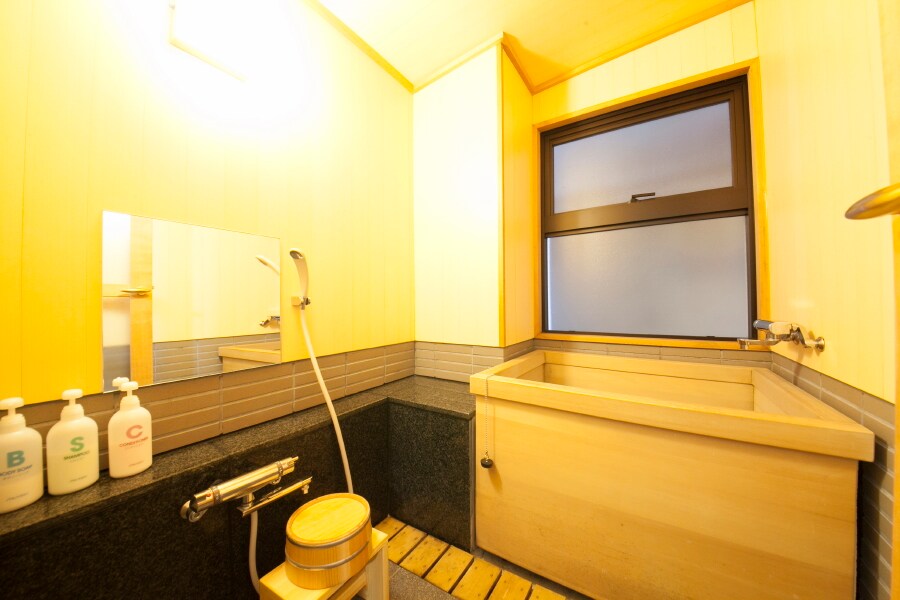 新幹溪流日式房間16張榻榻米（1樓）帶浴缸和清潔功能廁所