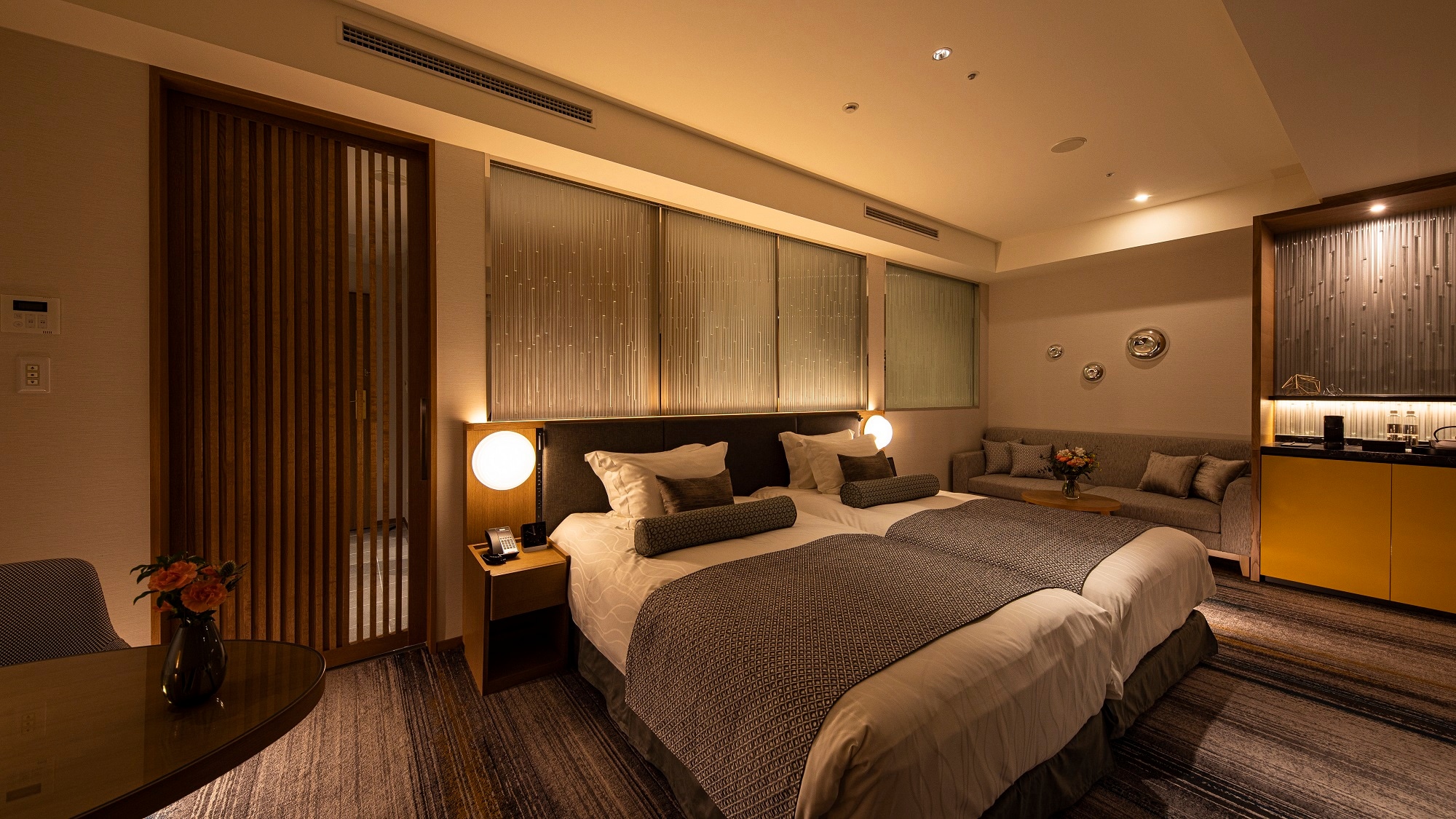 Nikko Floor Deluxe Hollywood Twin / 44 square meters / 27th floor