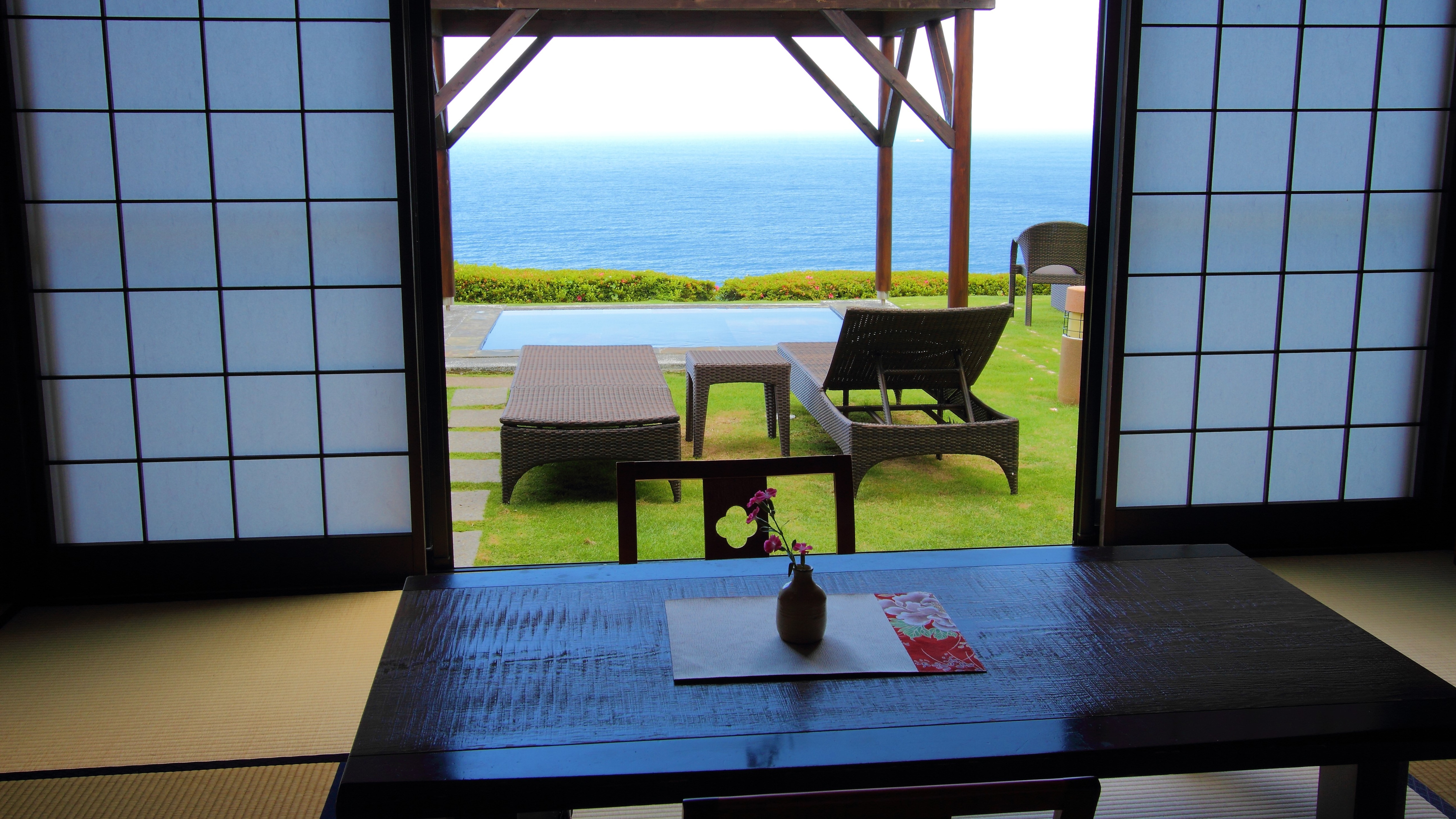 Kamar bergaya Jepang lantai dua @ kamar ke laut