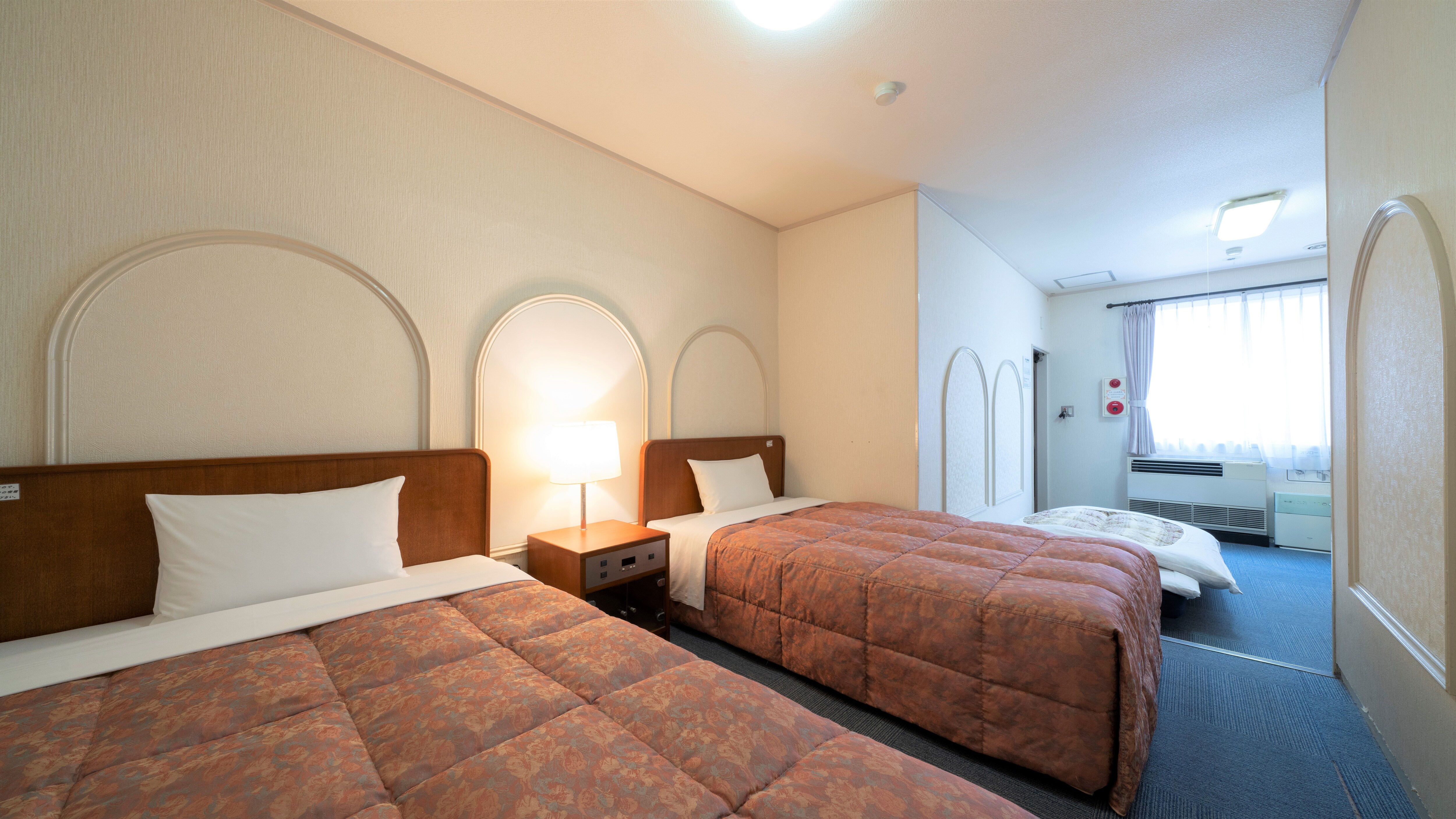 West Wing Triple Room