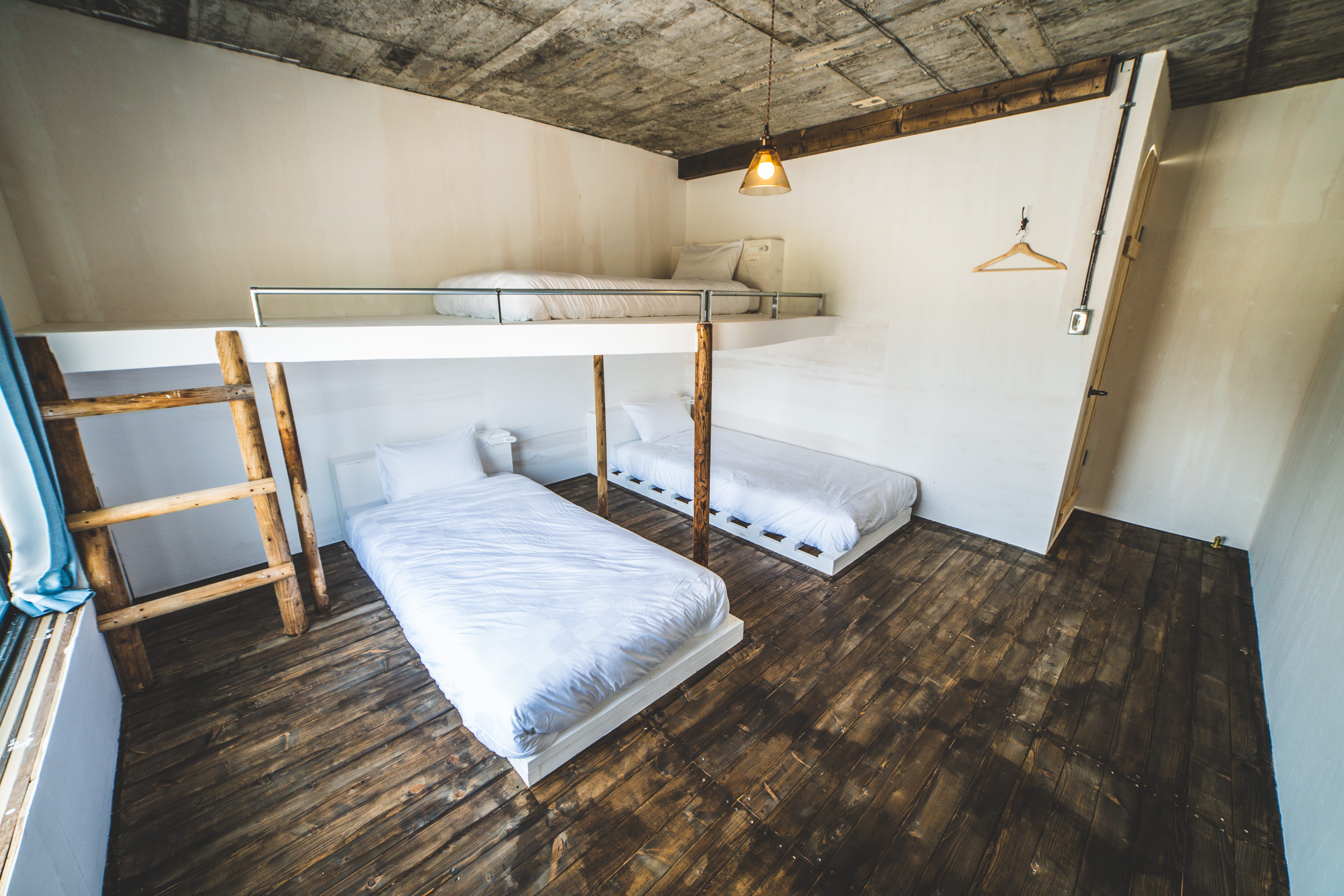Kamar Triple dengan Balkon
