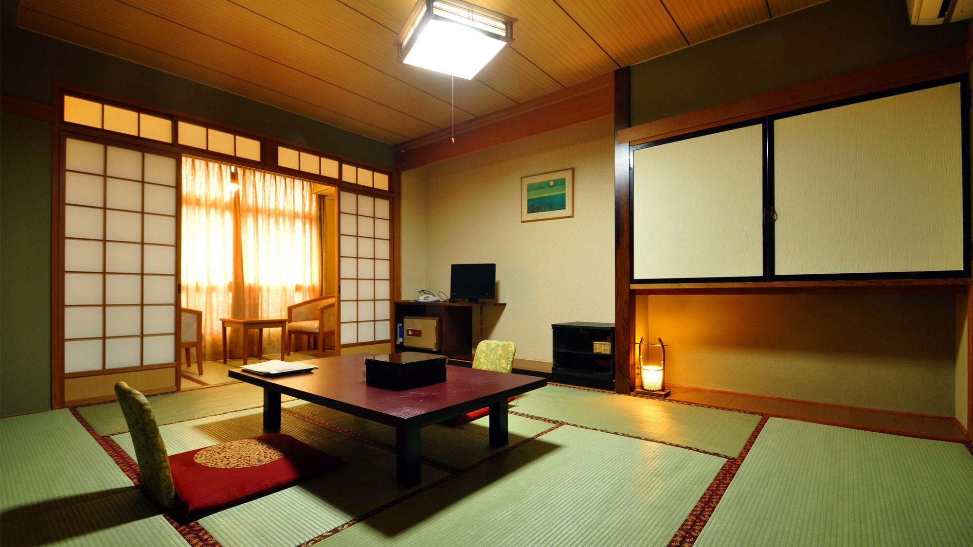 [10 tatami Japanese-style room] A spacious and relaxing room.