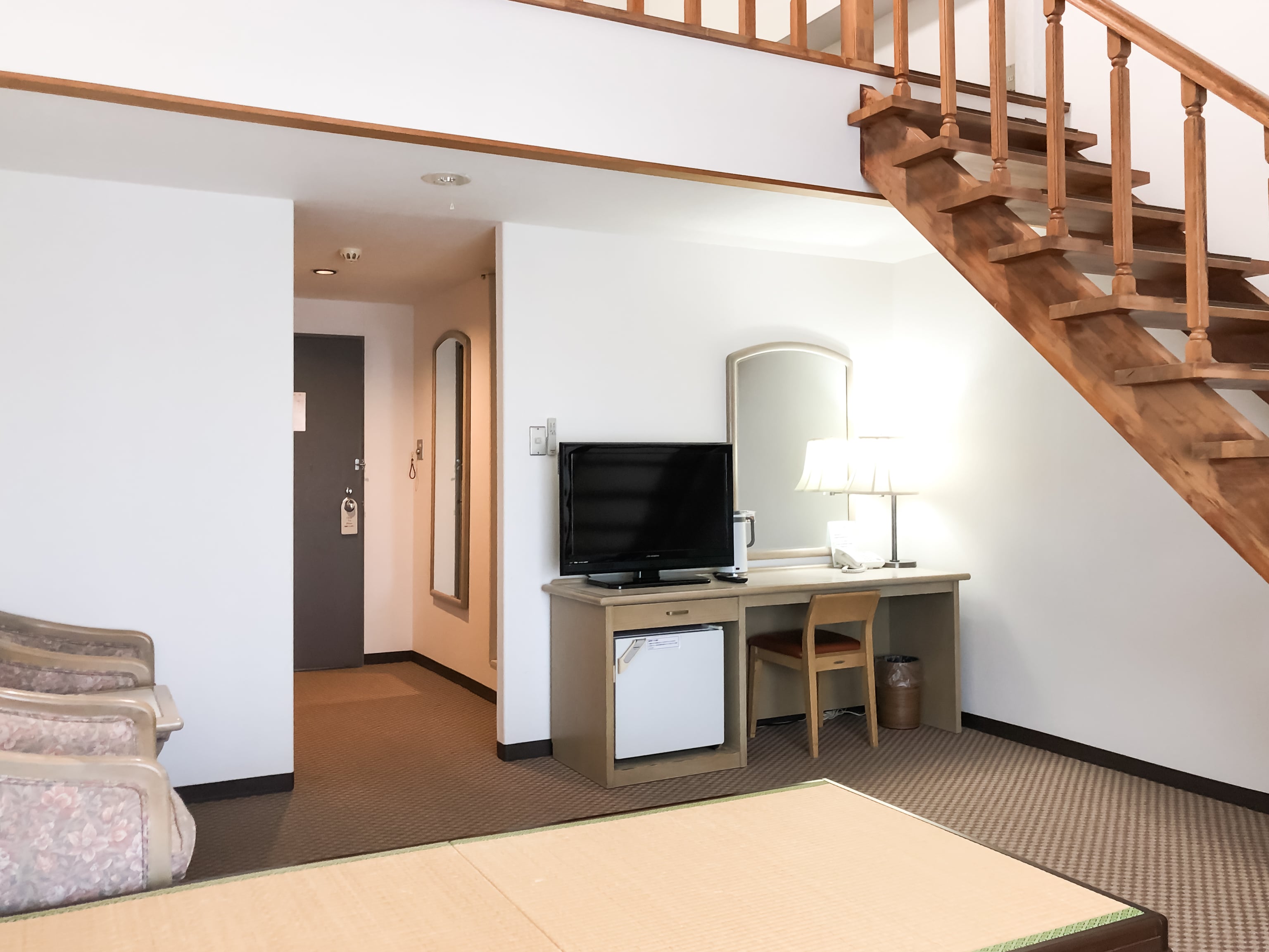 4 kamar tidur dengan loteng