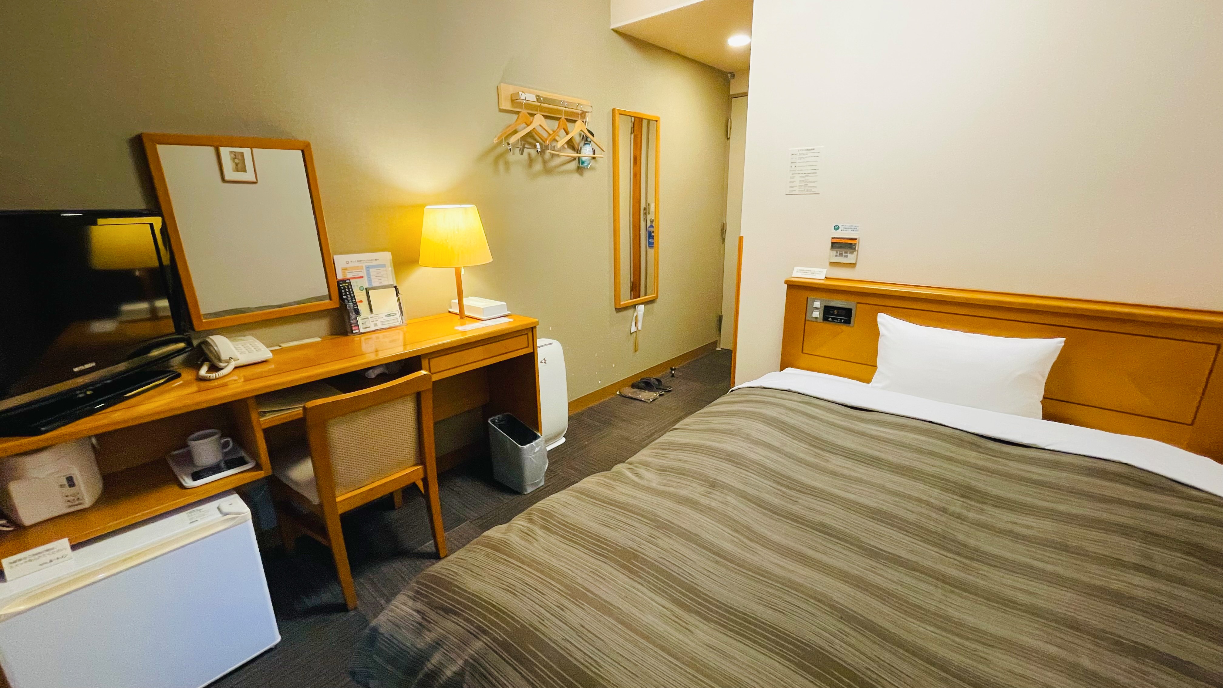 [Single B type] Standard single type room with a size of 12 m2 and a bed width of 140 cm.