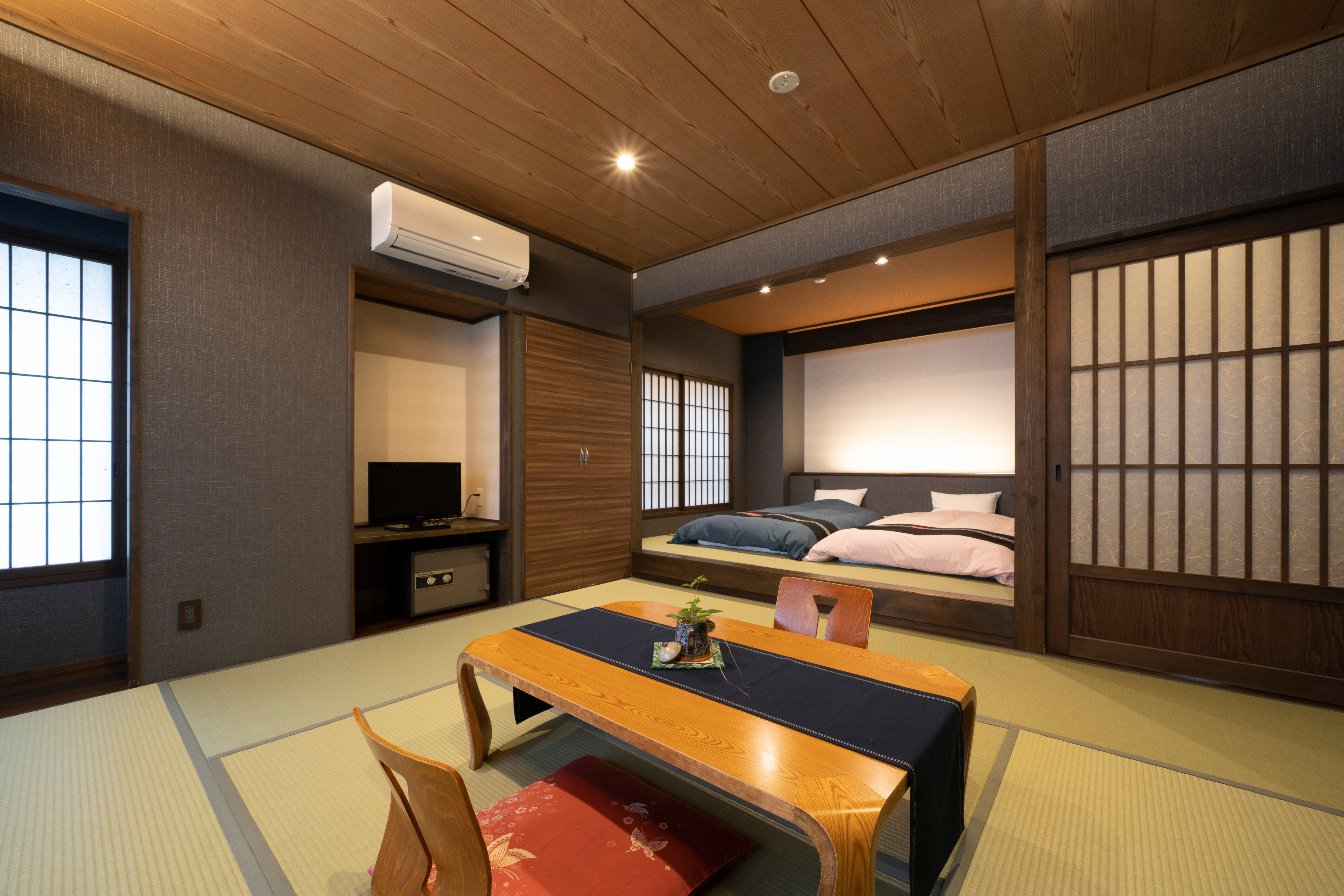 【书房-安静的两人间】放松空间+低调的双床房