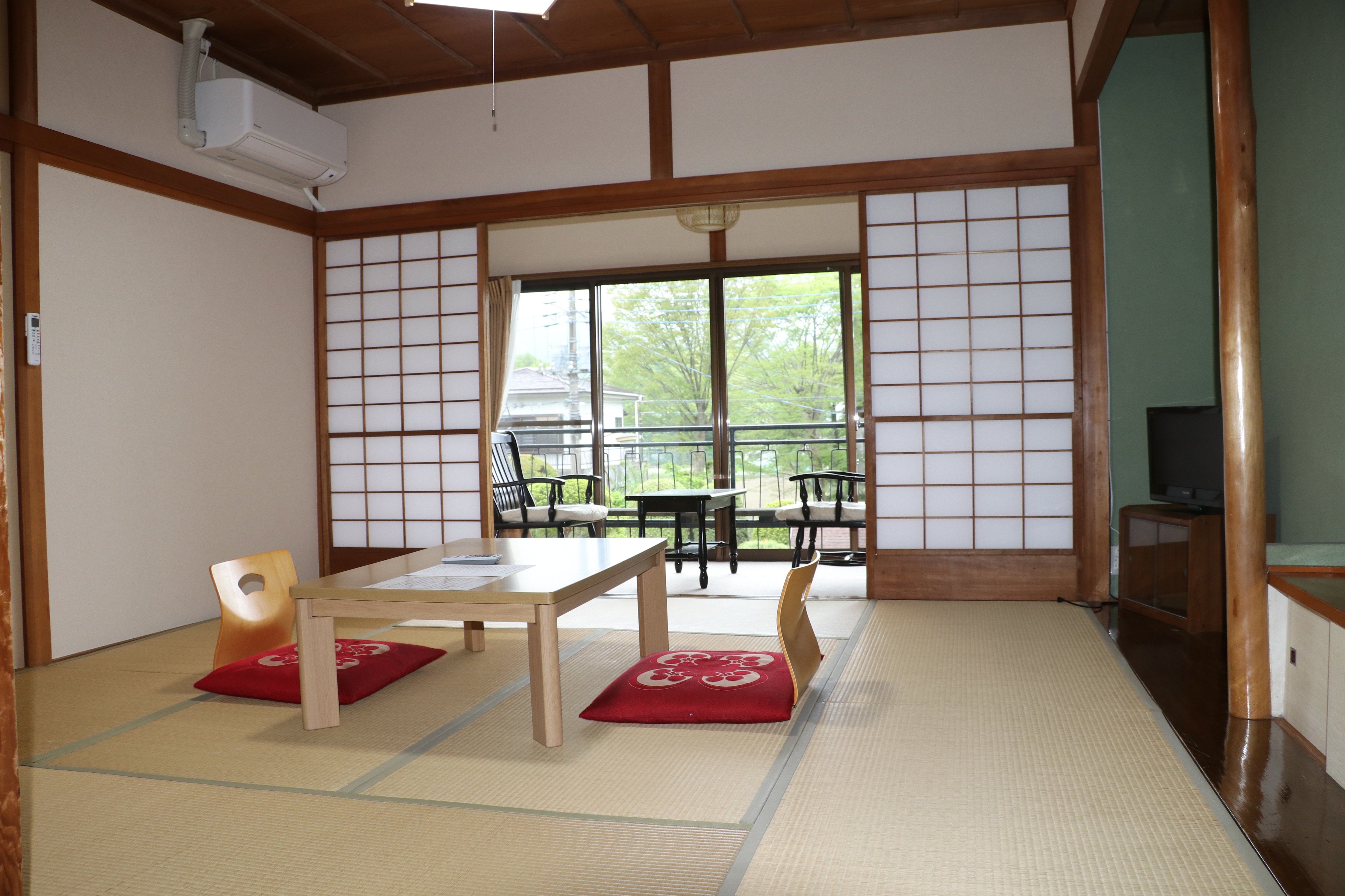 2nd floor Japanese-style room 8 tatami mats A