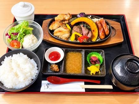 ダイニングひめらぎ　夕食セット（一例）