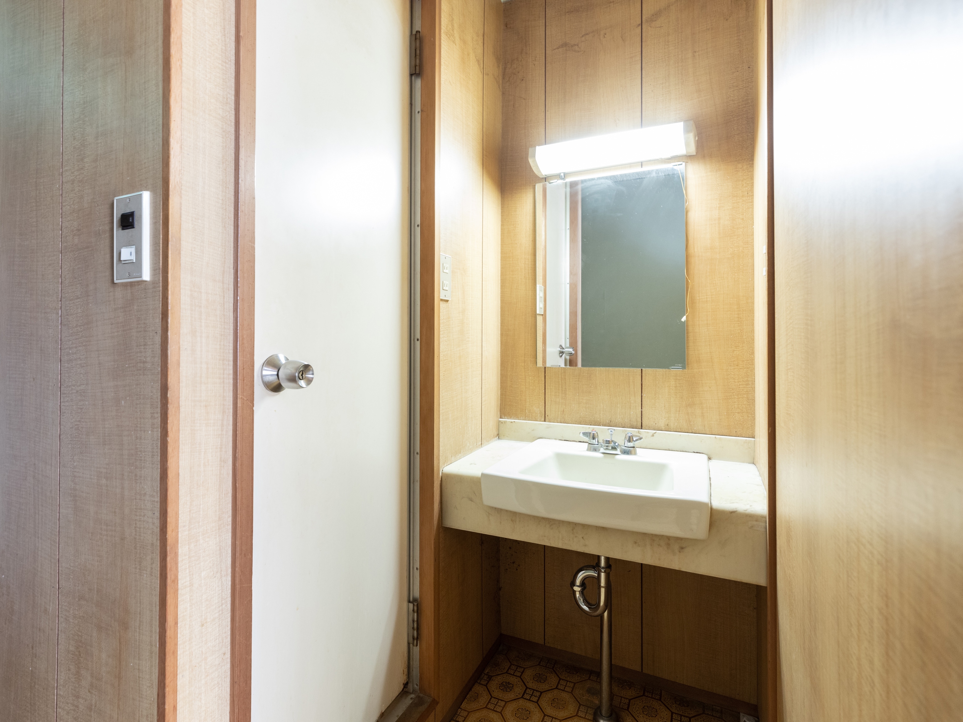 [Smoking] Japanese-style room for 1-3 people (no bath)