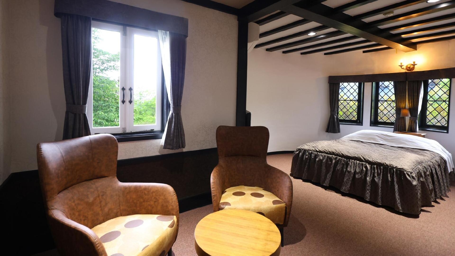 Grand Room [40m²/2-4 people/Garden view]