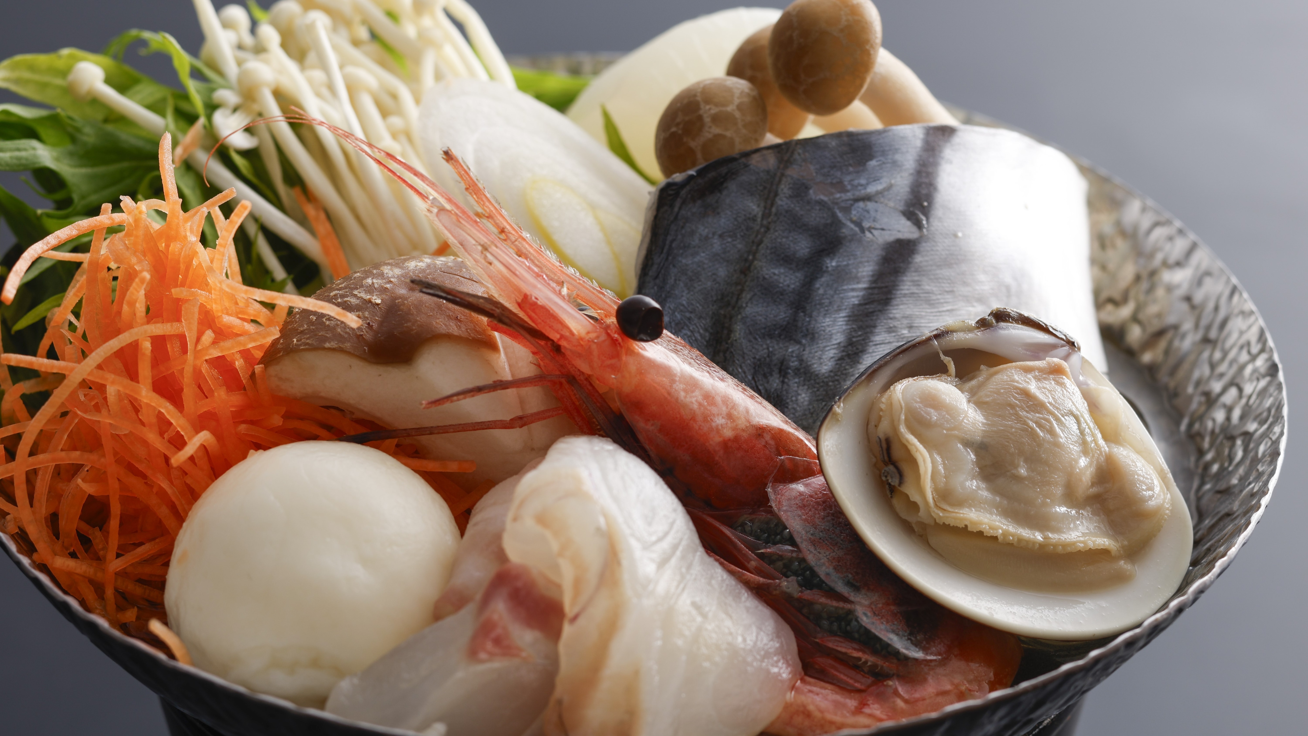 【春季料理】小漁夫火鍋（將在京丹後海捕撈的海鮮剁碎，配以味噌調味的豐盛菜餚）