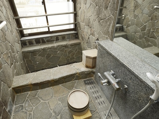 [Kamar khusus di lantai atas] Contoh kamar mandi