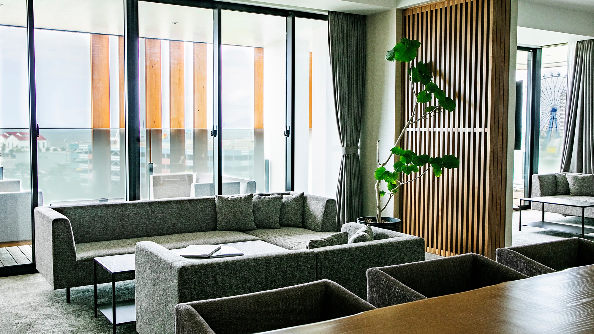 [High-rise Grand Suite] [Image]