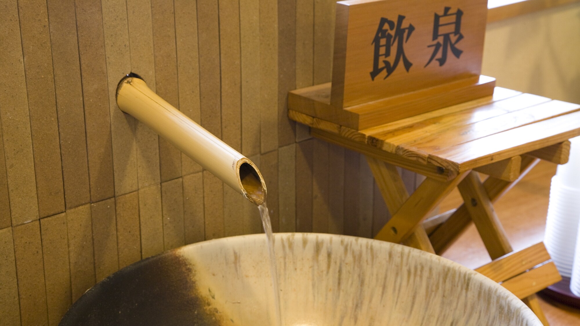 Một ví dụ về đài phun nước uống