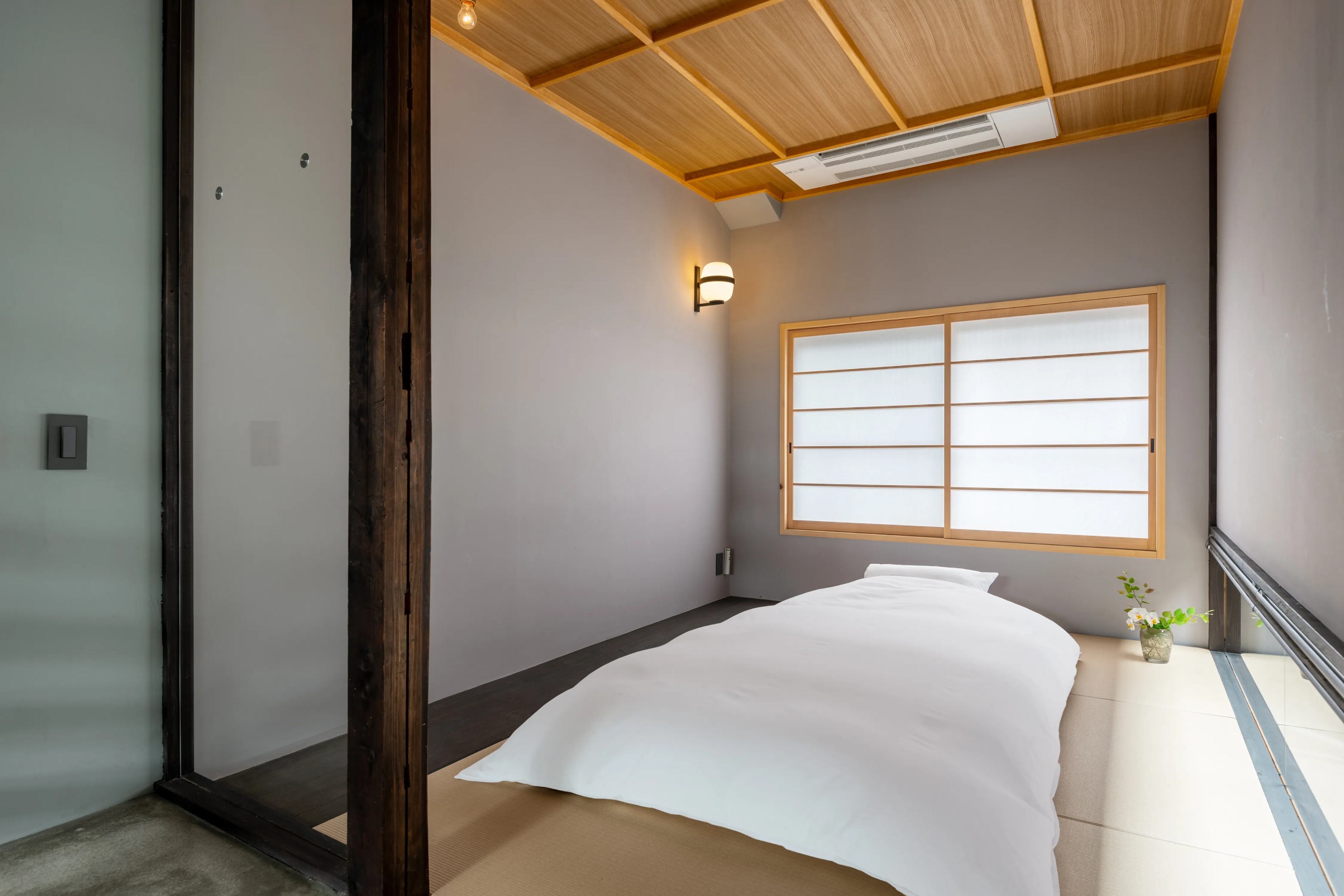 Japanese-style room