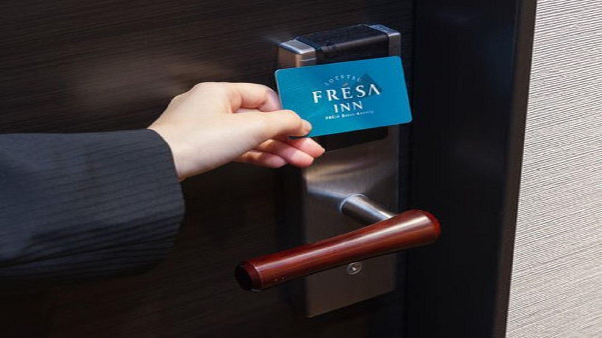 All rooms are equipped with contactless IC card keys, ensuring complete security and a comfortable space. Female guests can stay here with peace of mind.