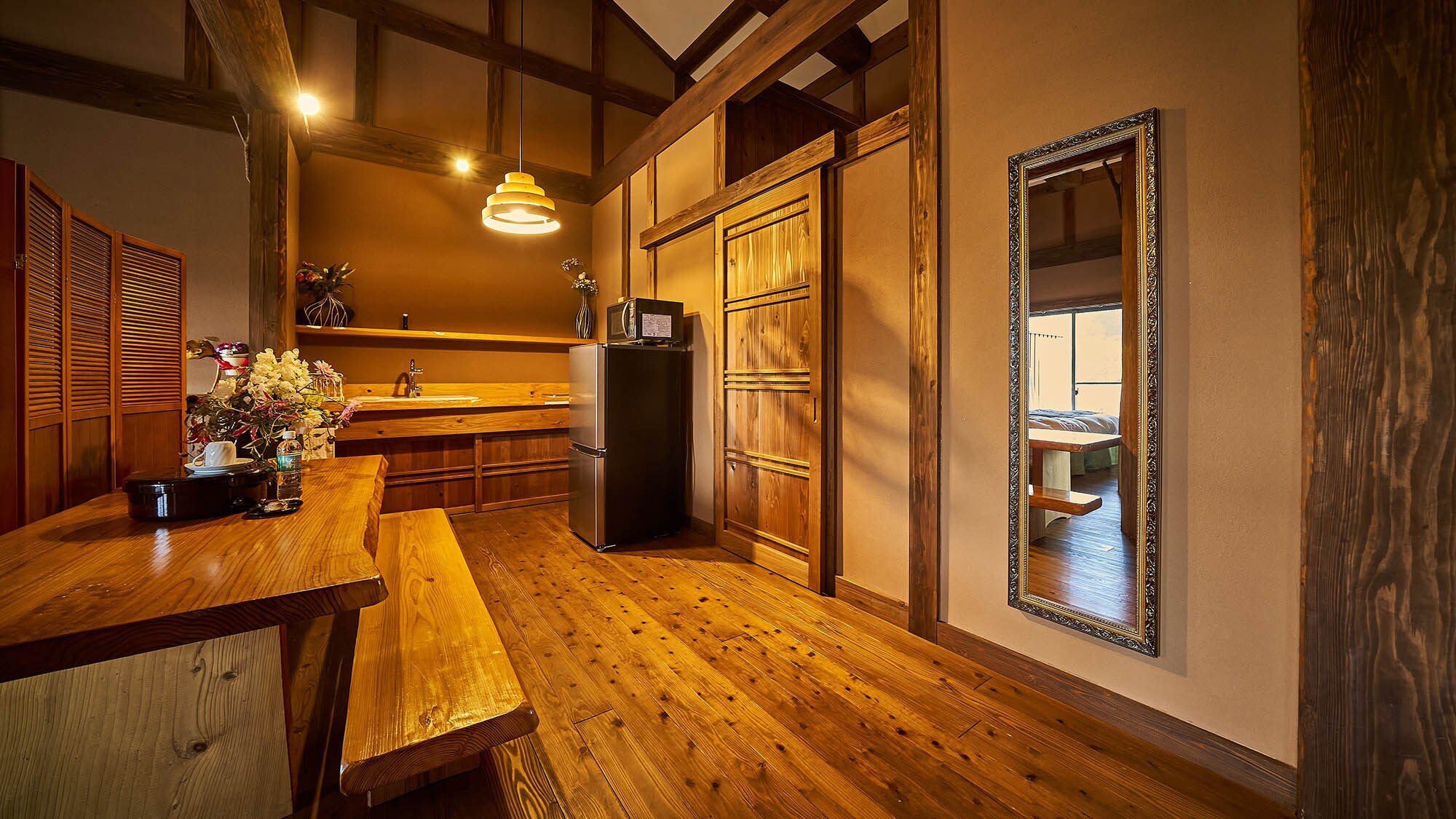 ・[Agyan/Kogyan] There is also a dining table that is convenient for meals.