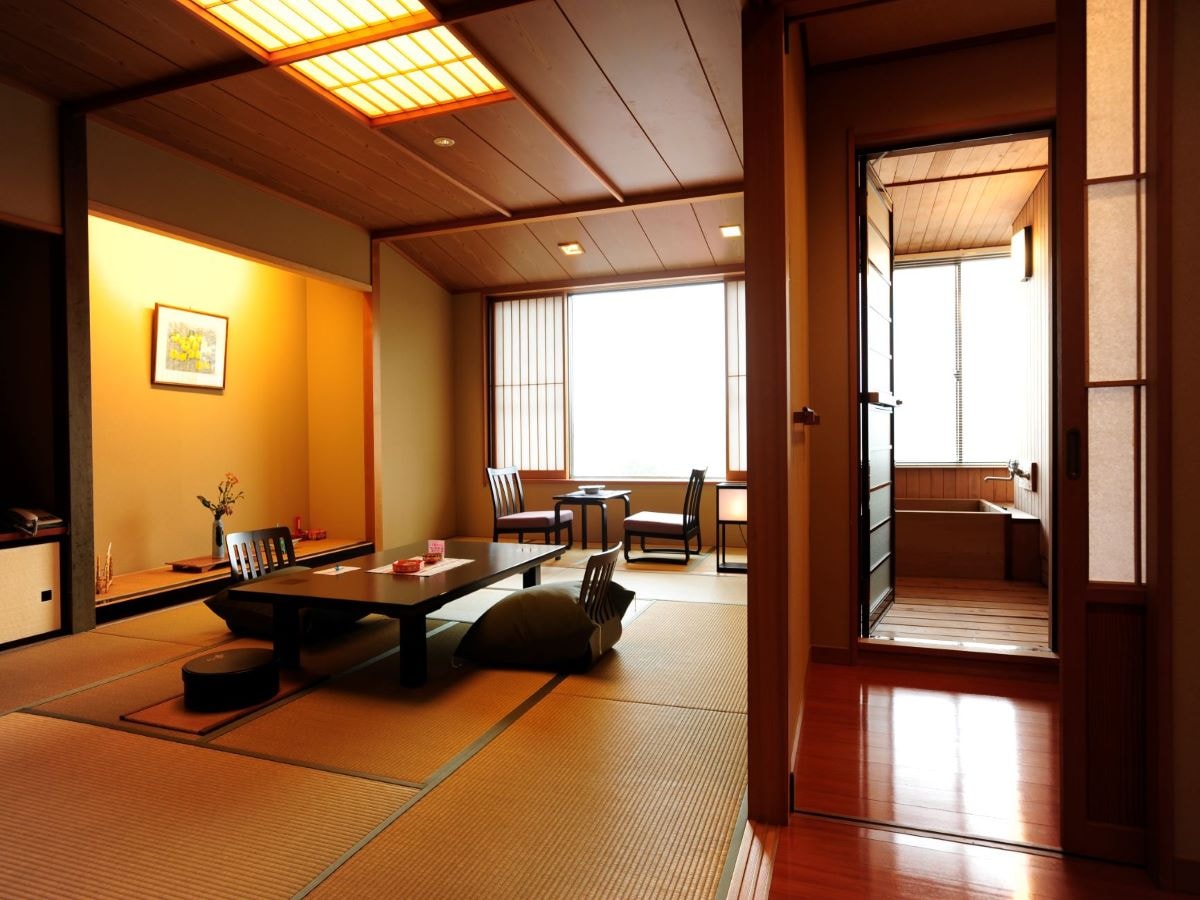 Japanese-style guest room with a panoramic view of the Zao mountain range [East Building] (Detailed information)