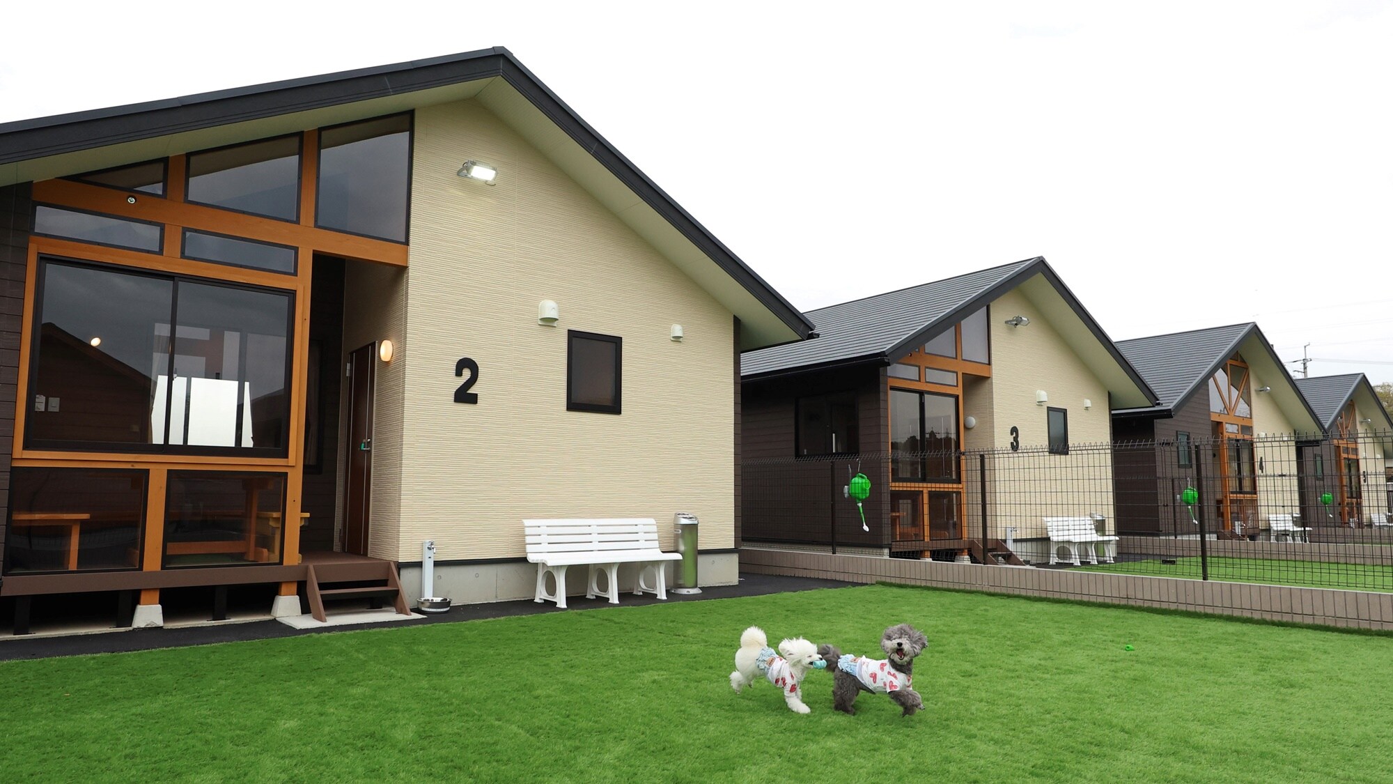 *[Example of new cottages 1 to 3] The dog run exclusively for the cottages is a spacious 10m x 10m ♪ Your dog will be delighted!