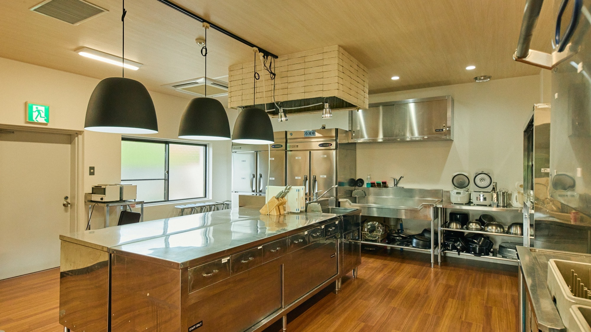 [Everyone's Kitchen] Available hours: 7:00 AM - 11:00 PM