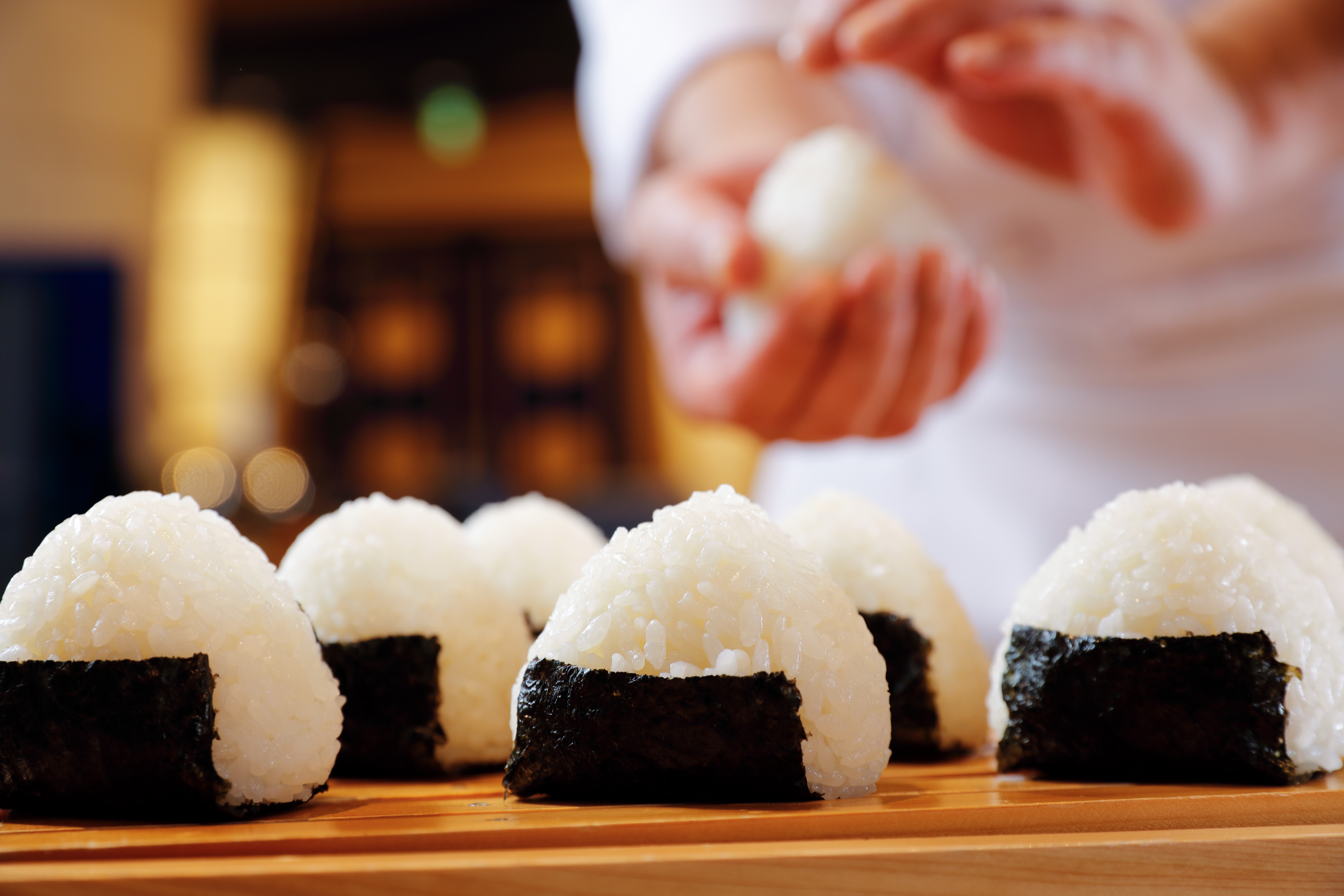 [Breakfast] Rice ball demonstration image