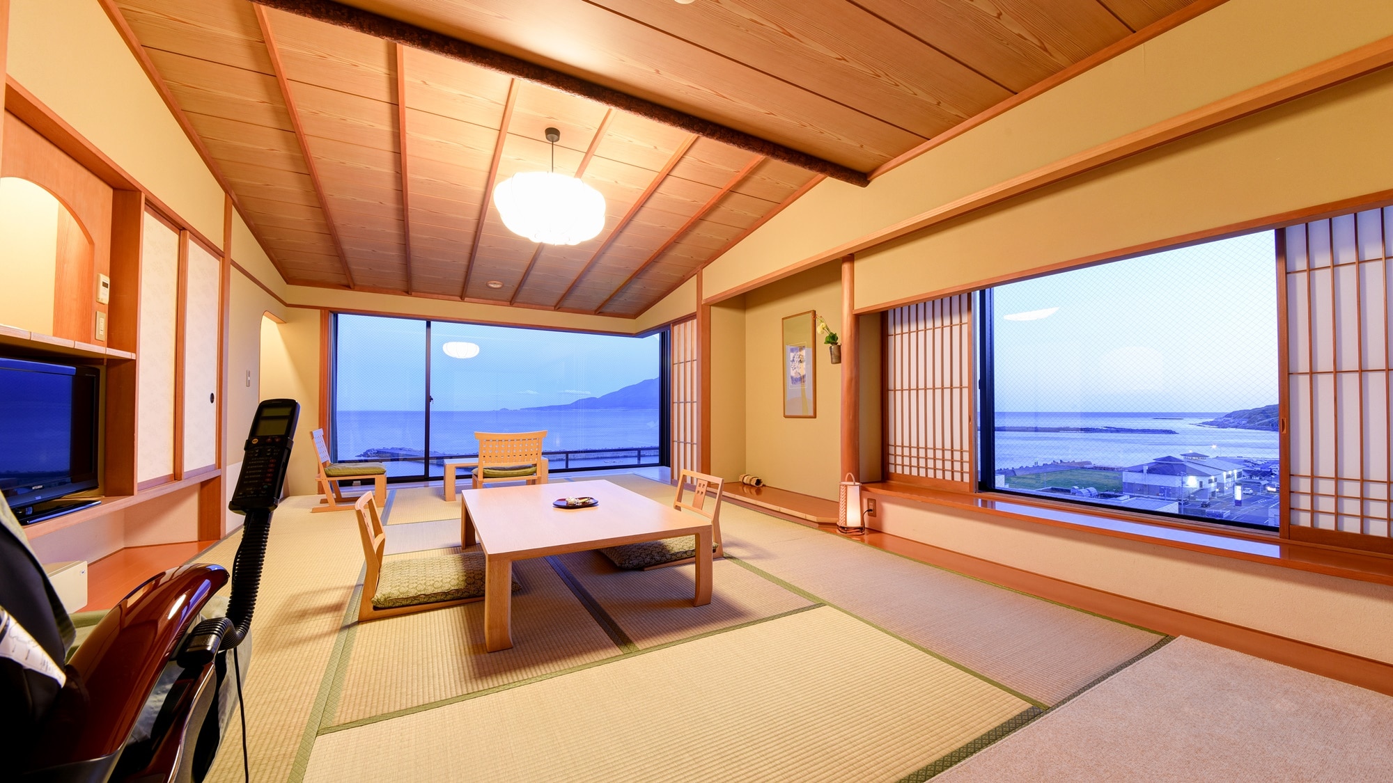 * [Kamar: Contoh] Kamar bergaya Jepang dengan 14 tikar tatami, kamar sudut dengan pemandangan luas dan pemandangan luar biasa.