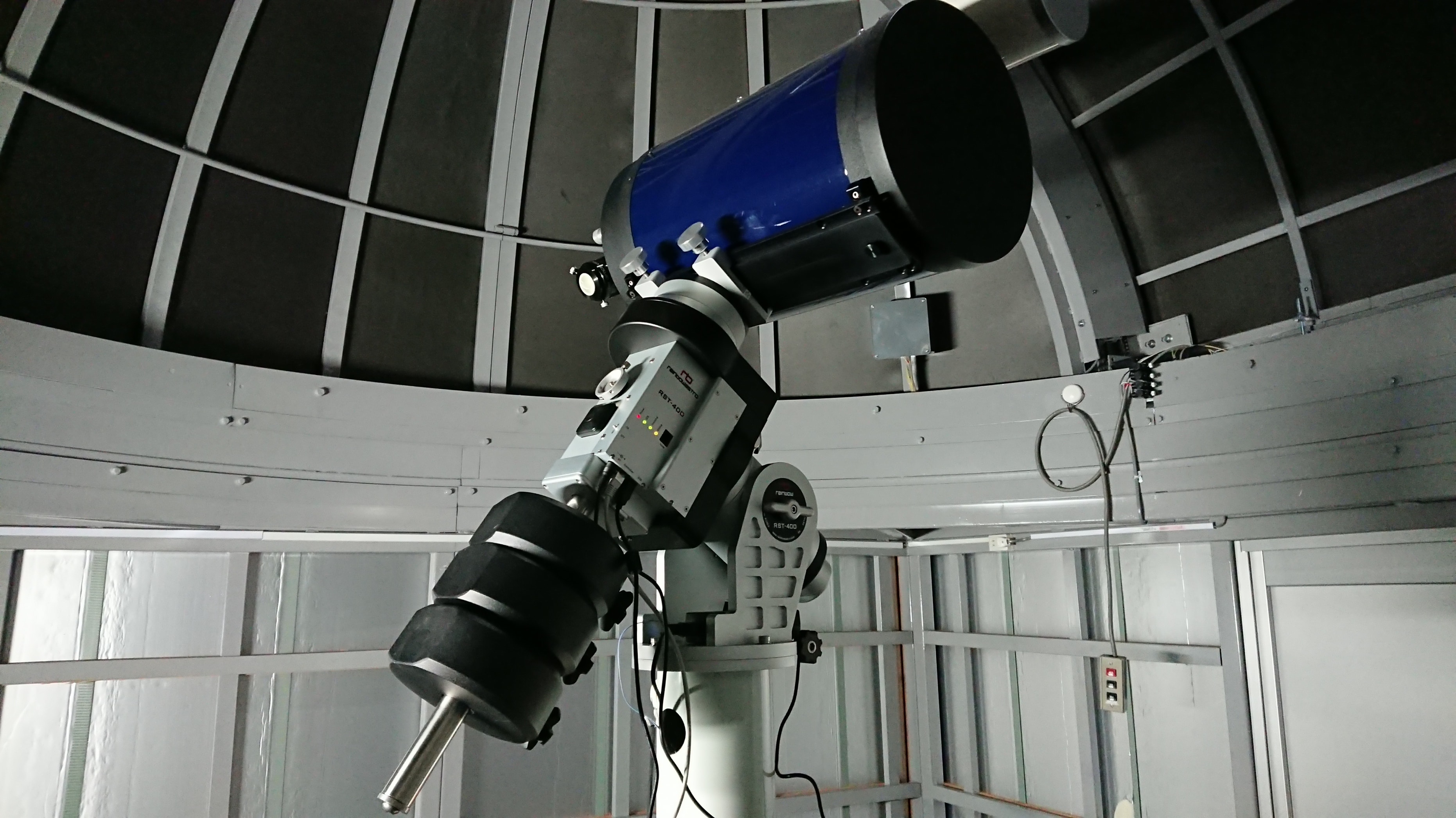 [Teleskop Astronomi Observatorium Muta] Spesifikasi laras lensa・Diameter efektif: 355mm・Panjang fokus: 3,910mm