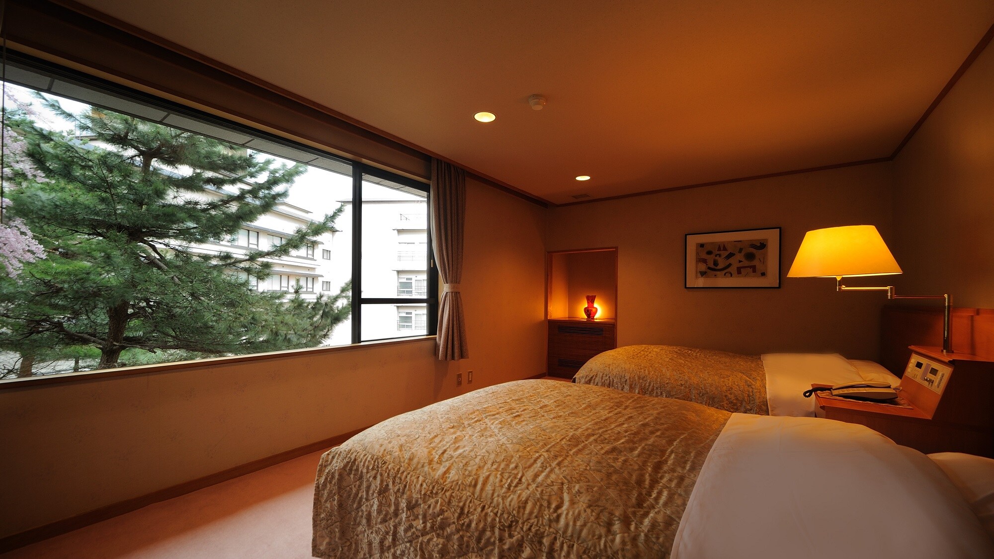 Senkeien "Bamboo" Bedroom - Relax while looking out at the Japanese garden in the morning