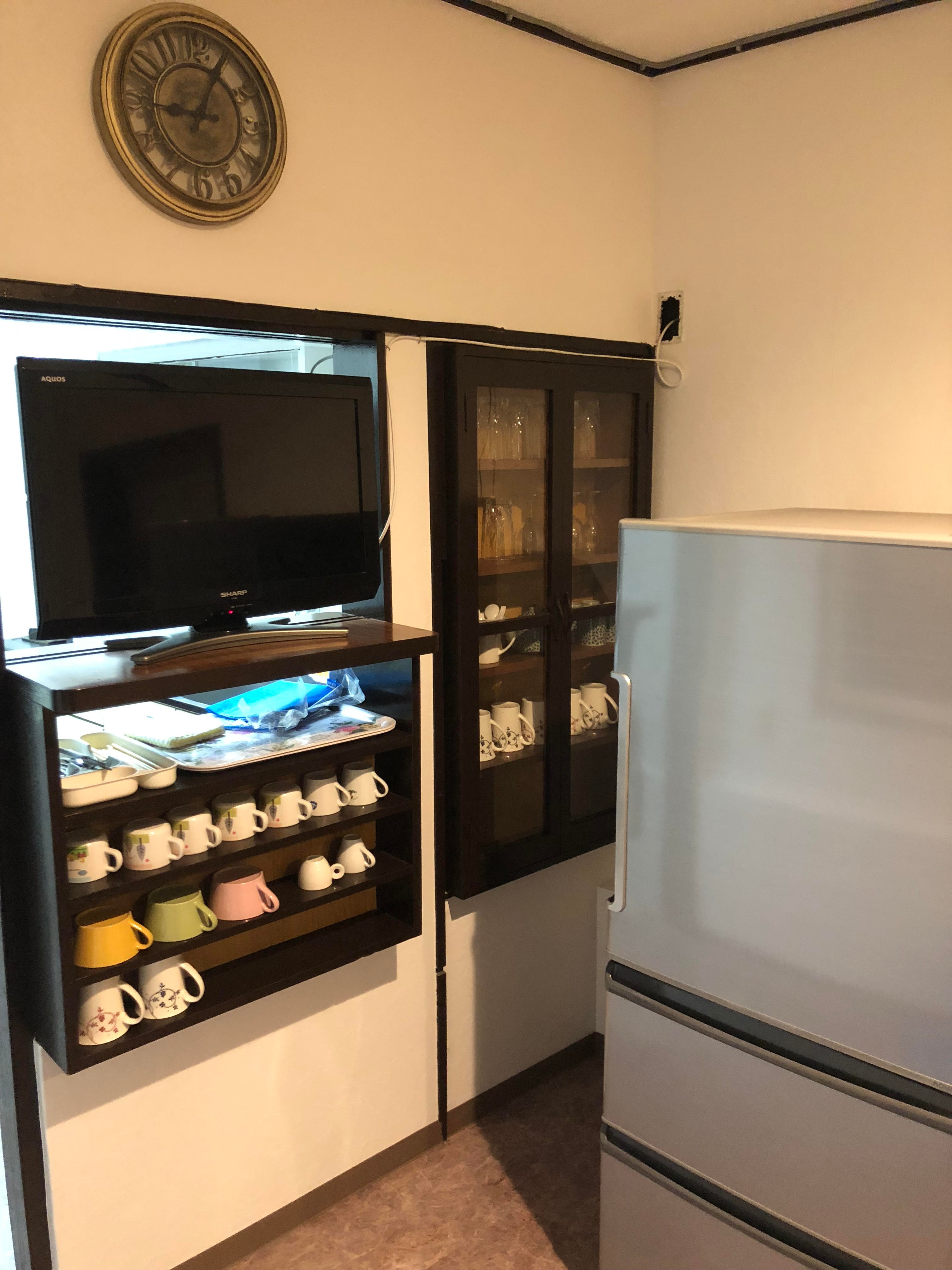 TV and tableware