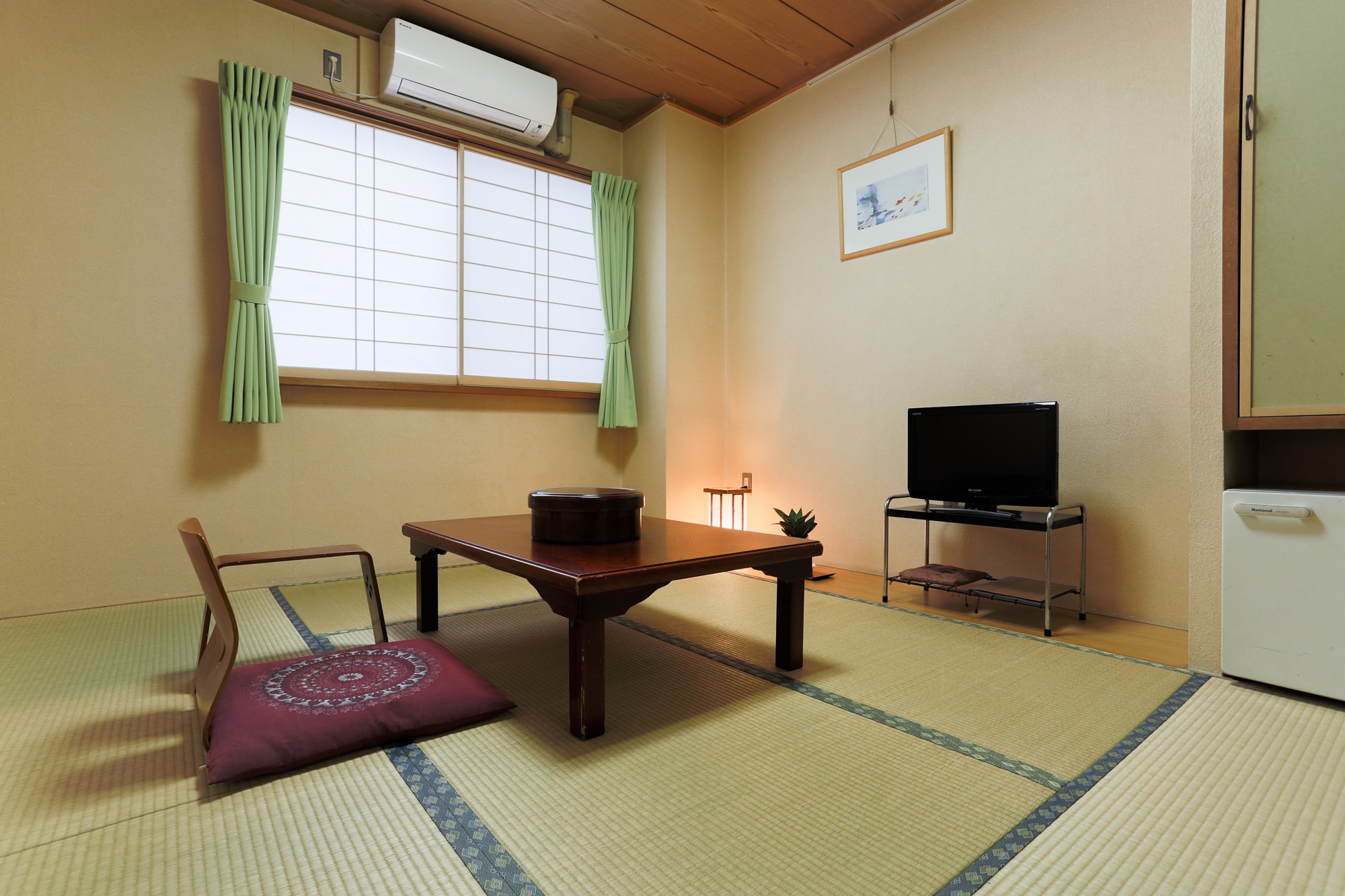 Phòng kiểu Nhật (6 chiếu tatami) có nhà vệ sinh