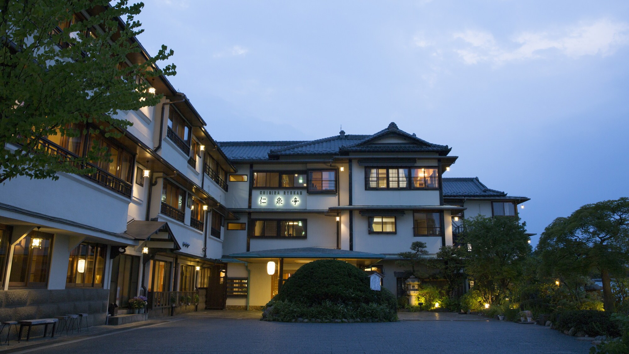 Appearance at dusk