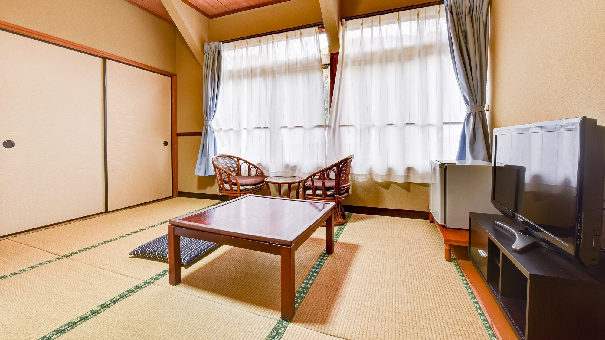 *[Example of guest room: Random Japanese-style room] We will prepare a room of 6 to 8 tatami mats according to the number of people booked.