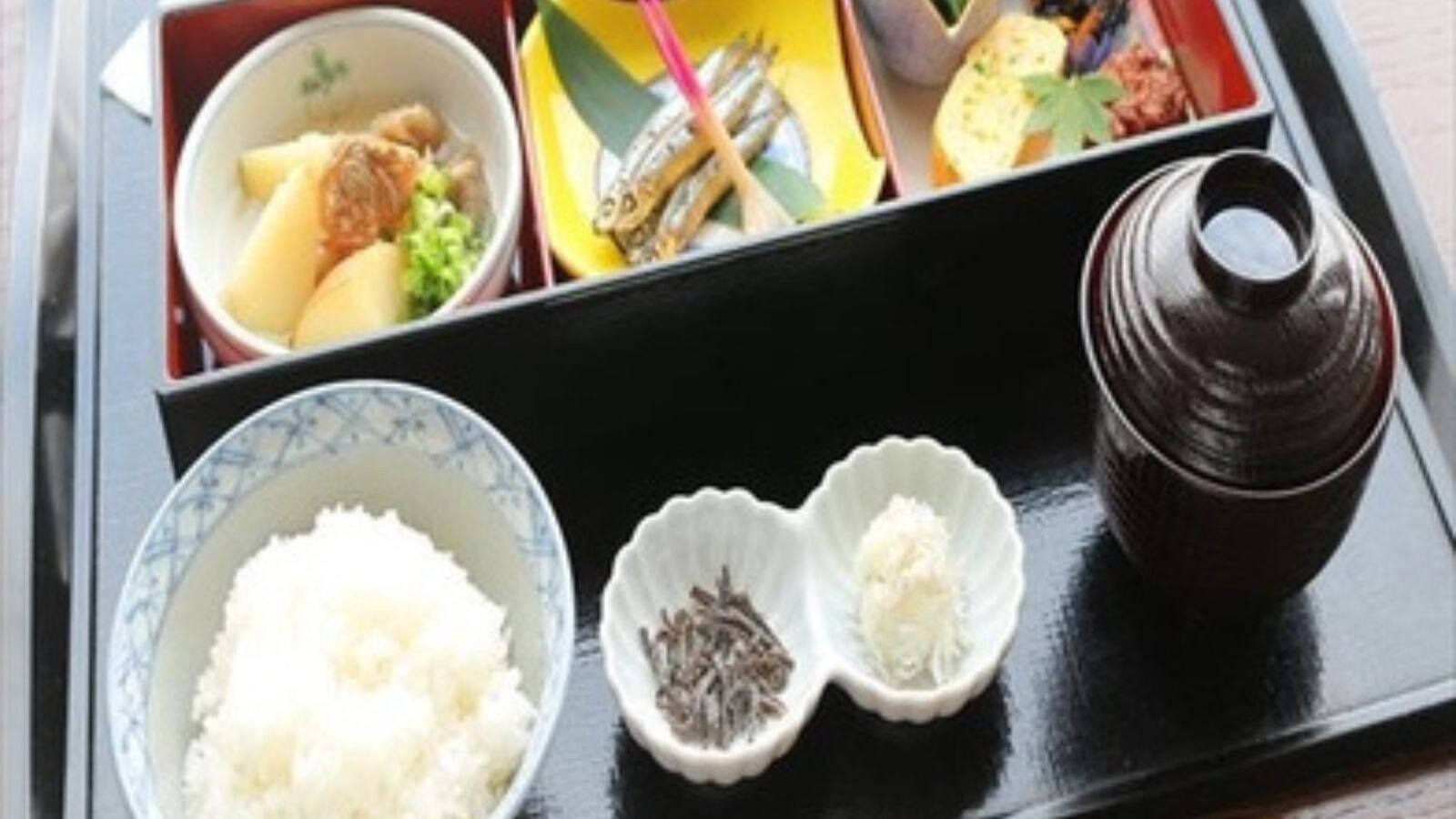 나가사키의 식재료를 사용한 호화 일본식 조식