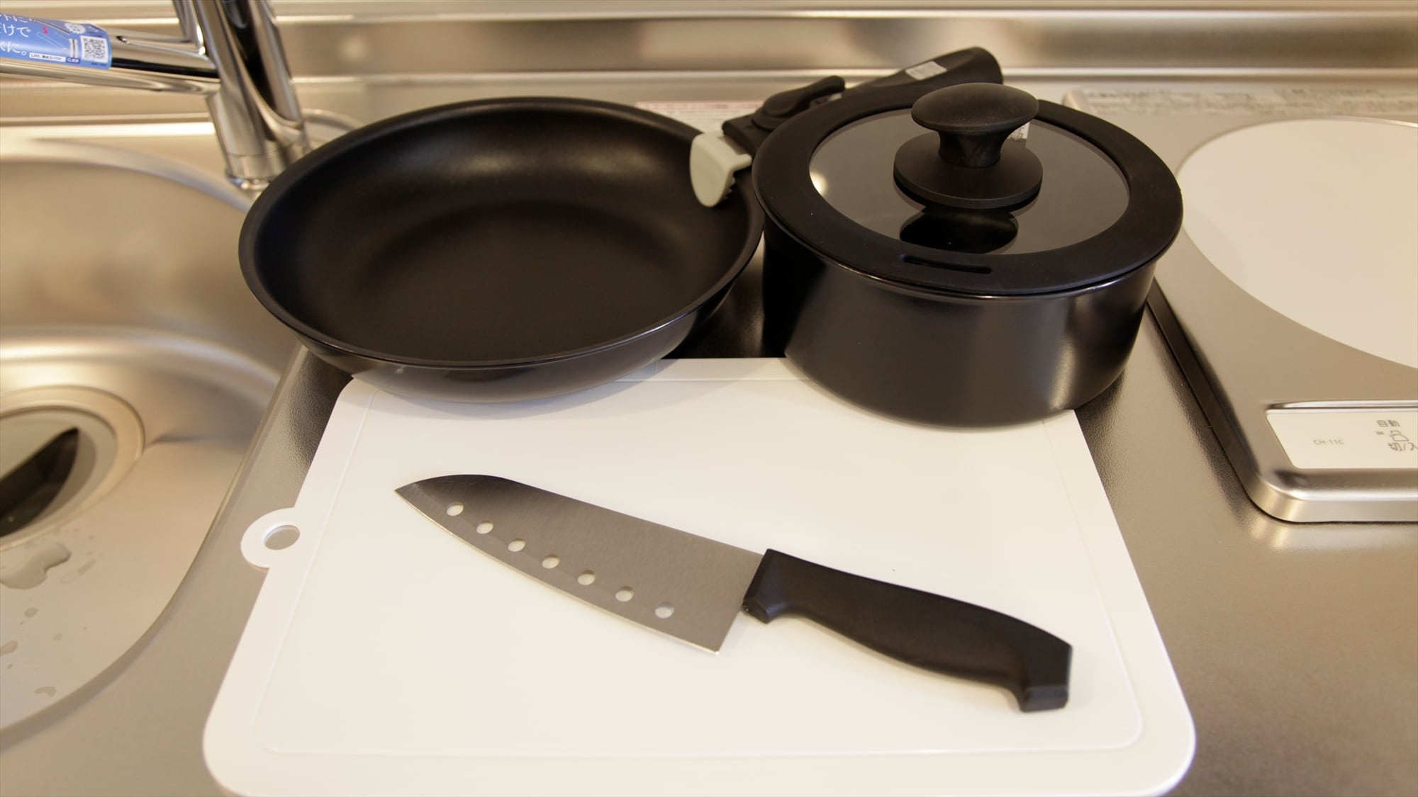 อุปกรณ์บนโต๊ะอาหาร